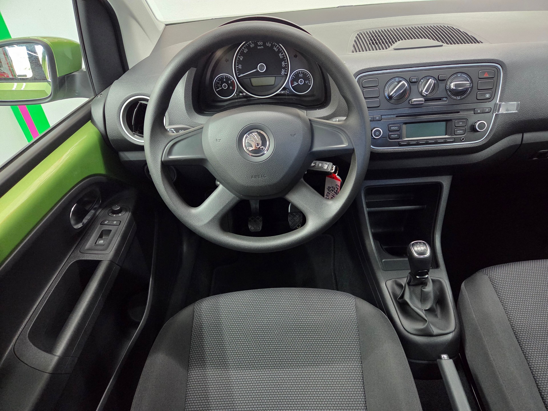 SKODA Citigo 1.0 Elegance-image-9