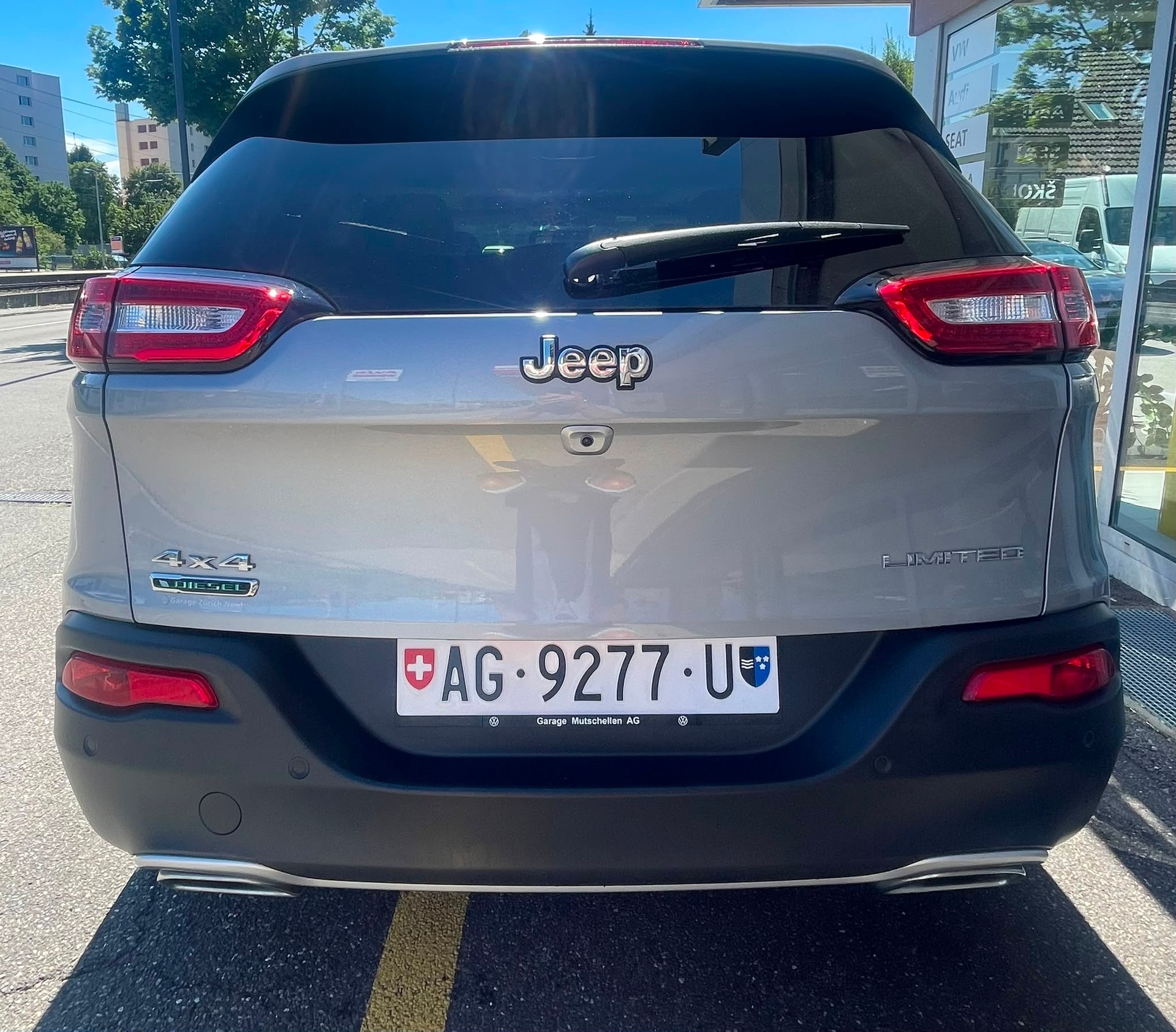 JEEP Compass 2.0 TD Limited AWD 9ATX | CH-Fahrzeug | Topausstattung | Neupreisvorteil 73% | Panorama | ACC | Leder | Navi-image-4