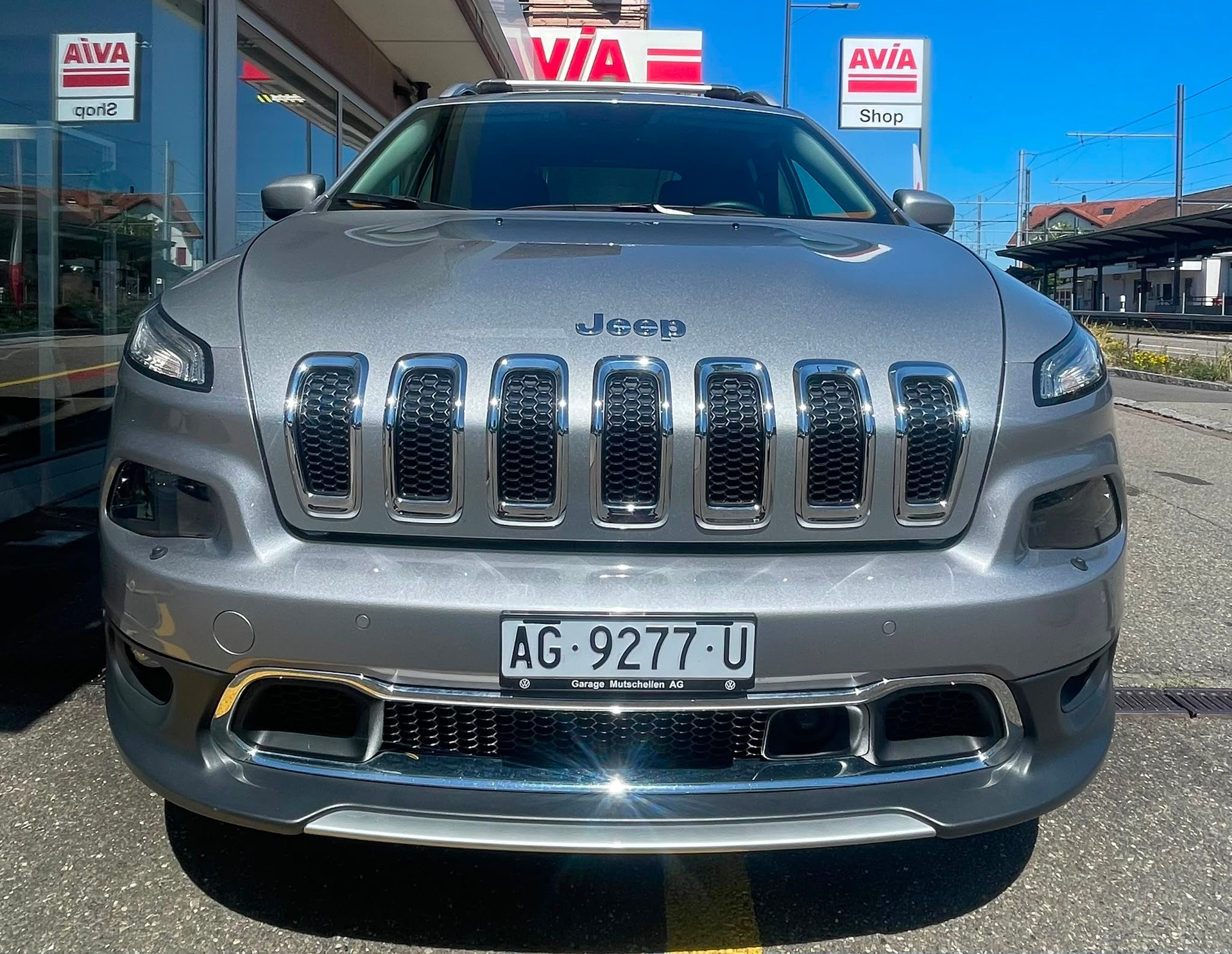 JEEP Compass 2.0 TD Limited AWD 9ATX | CH-Fahrzeug | Topausstattung | Neupreisvorteil 73% | Panorama | ACC | Leder | Navi-image-1