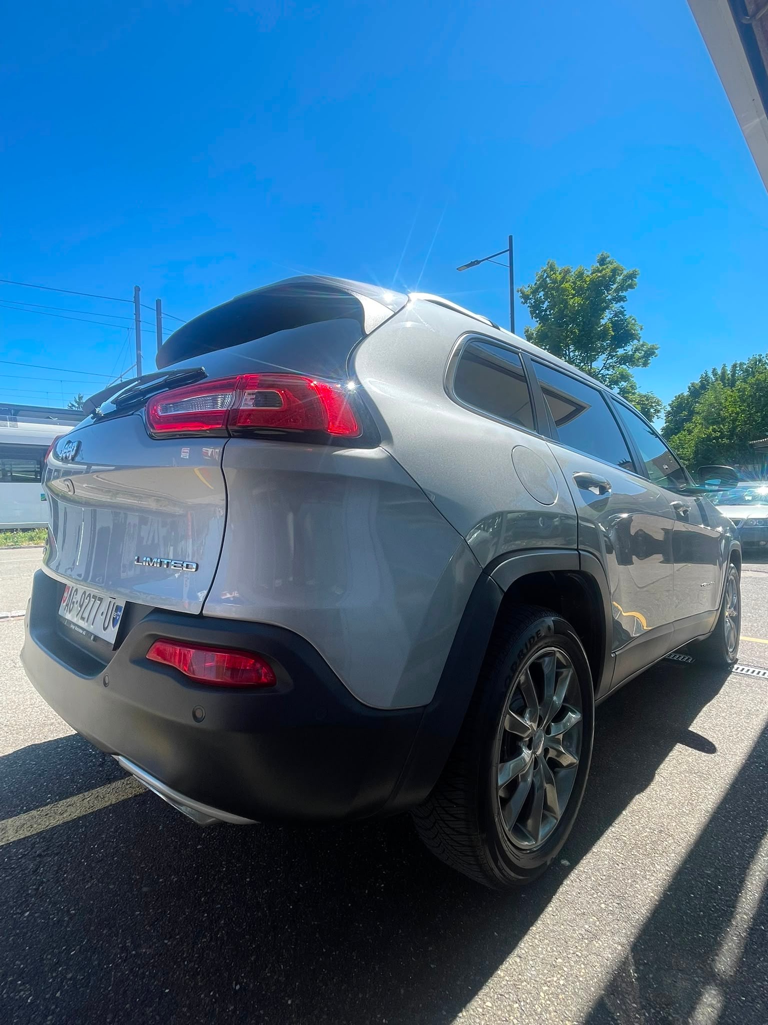 JEEP Compass 2.0 TD Limited AWD 9ATX | CH-Fahrzeug | Topausstattung | Neupreisvorteil 73% | Panorama | ACC | Leder | Navi-image-2