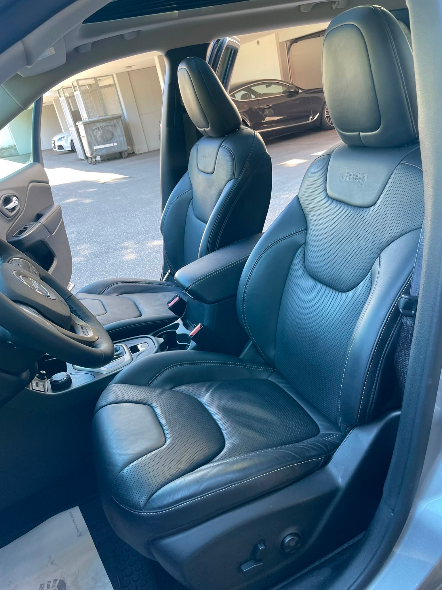 JEEP Compass 2.0 TD Limited AWD 9ATX | CH-Fahrzeug | Topausstattung | Neupreisvorteil 73% | Panorama | ACC | Leder | Navi-image-14