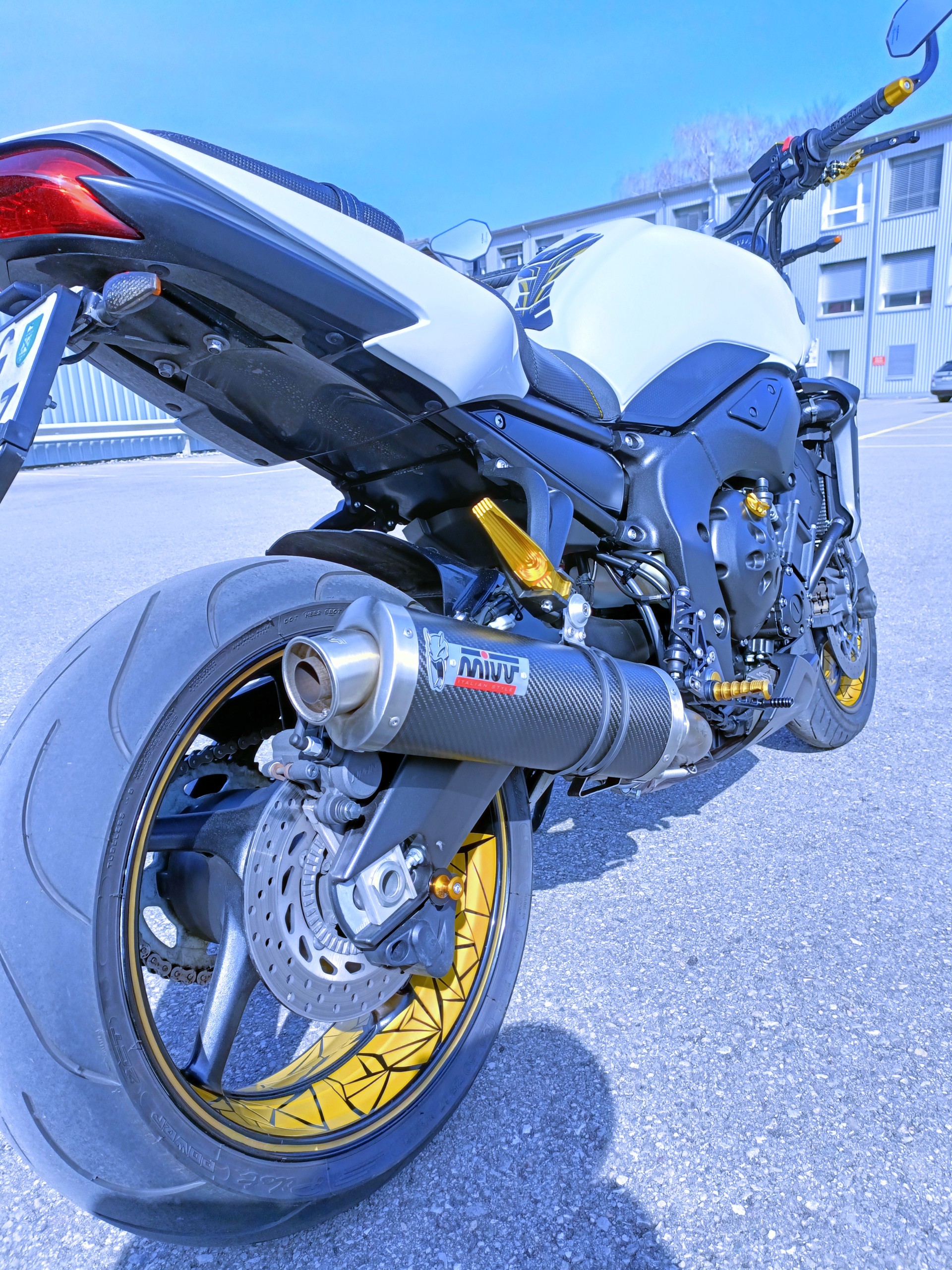 YAMAHA FZ1 N ABS-image-3