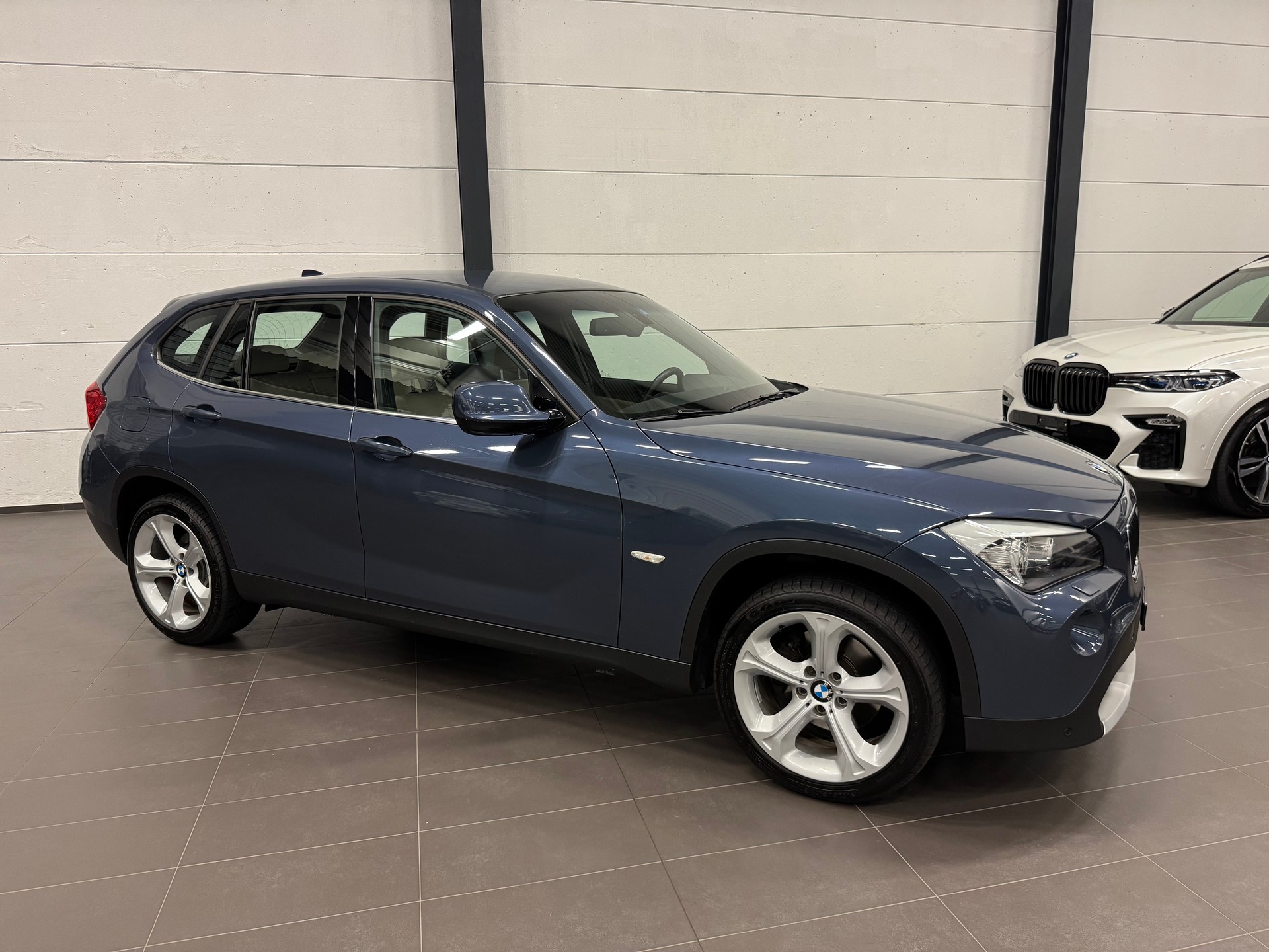 BMW X1 xDrive 20d Steptronic-showroom-element-3