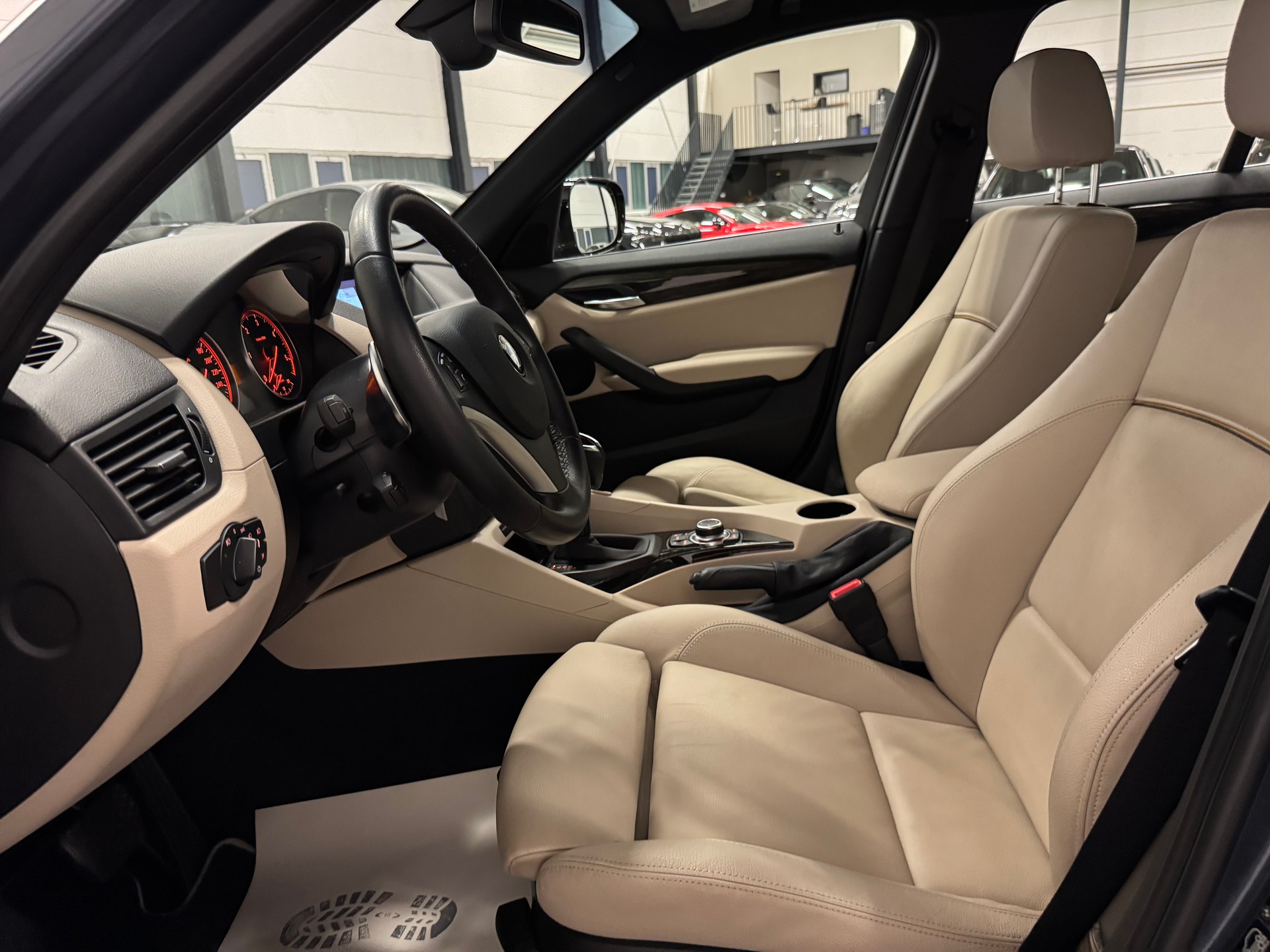BMW X1 xDrive 20d Steptronic-image-17