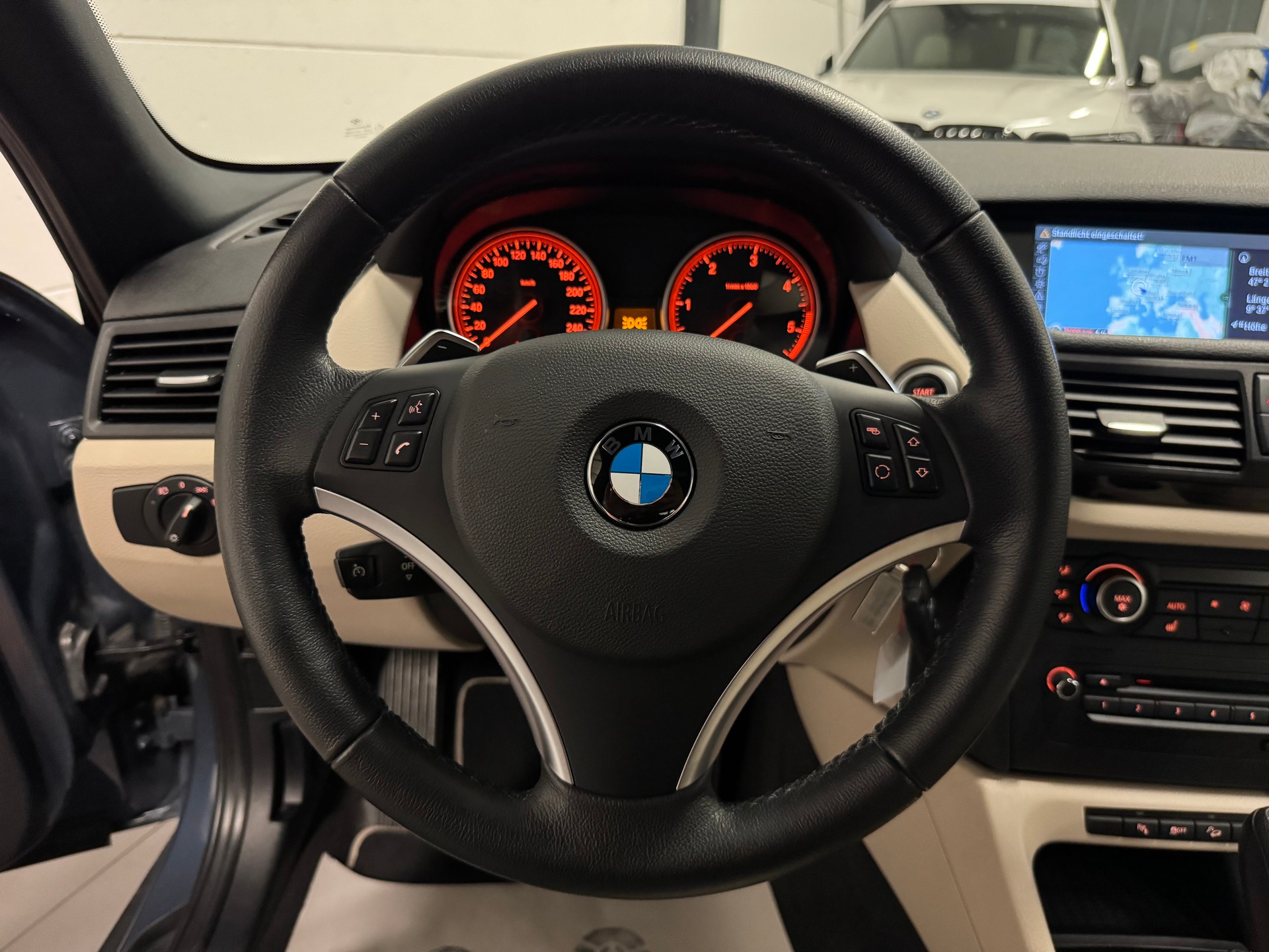 BMW X1 xDrive 20d Steptronic-image-26