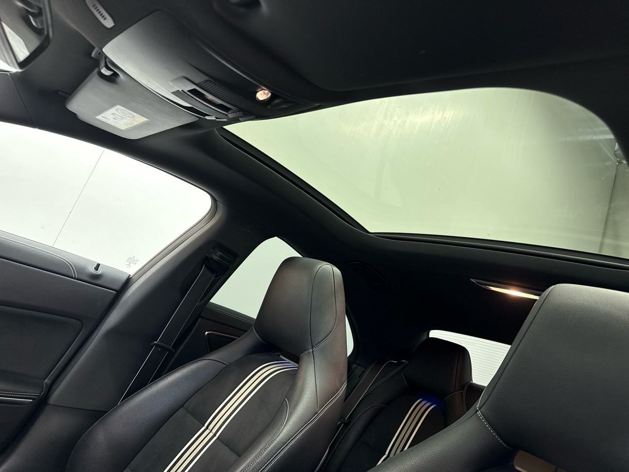 MERCEDES-BENZ CLA 180 d AMG Line 7G-DCT-image-5
