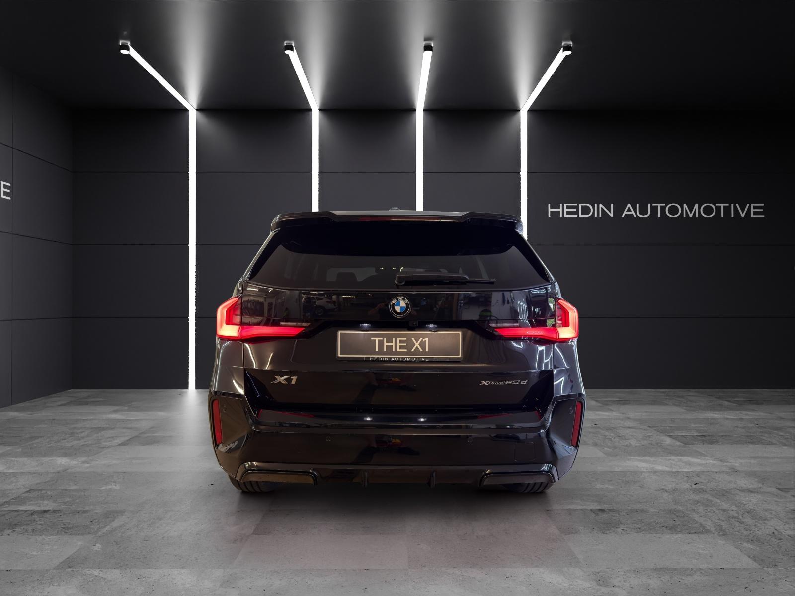 BMW X1 20d xDrive-showroom-element-3