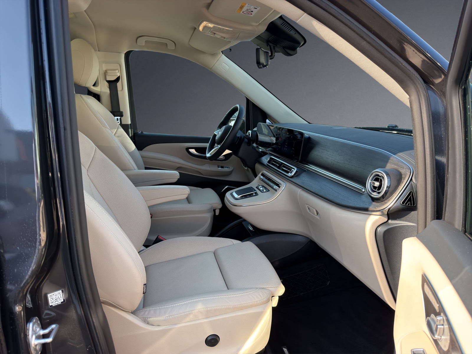 MERCEDES-BENZ V 300 d Avantgarde kompakt 4Matic 9G-Tronic-image-6