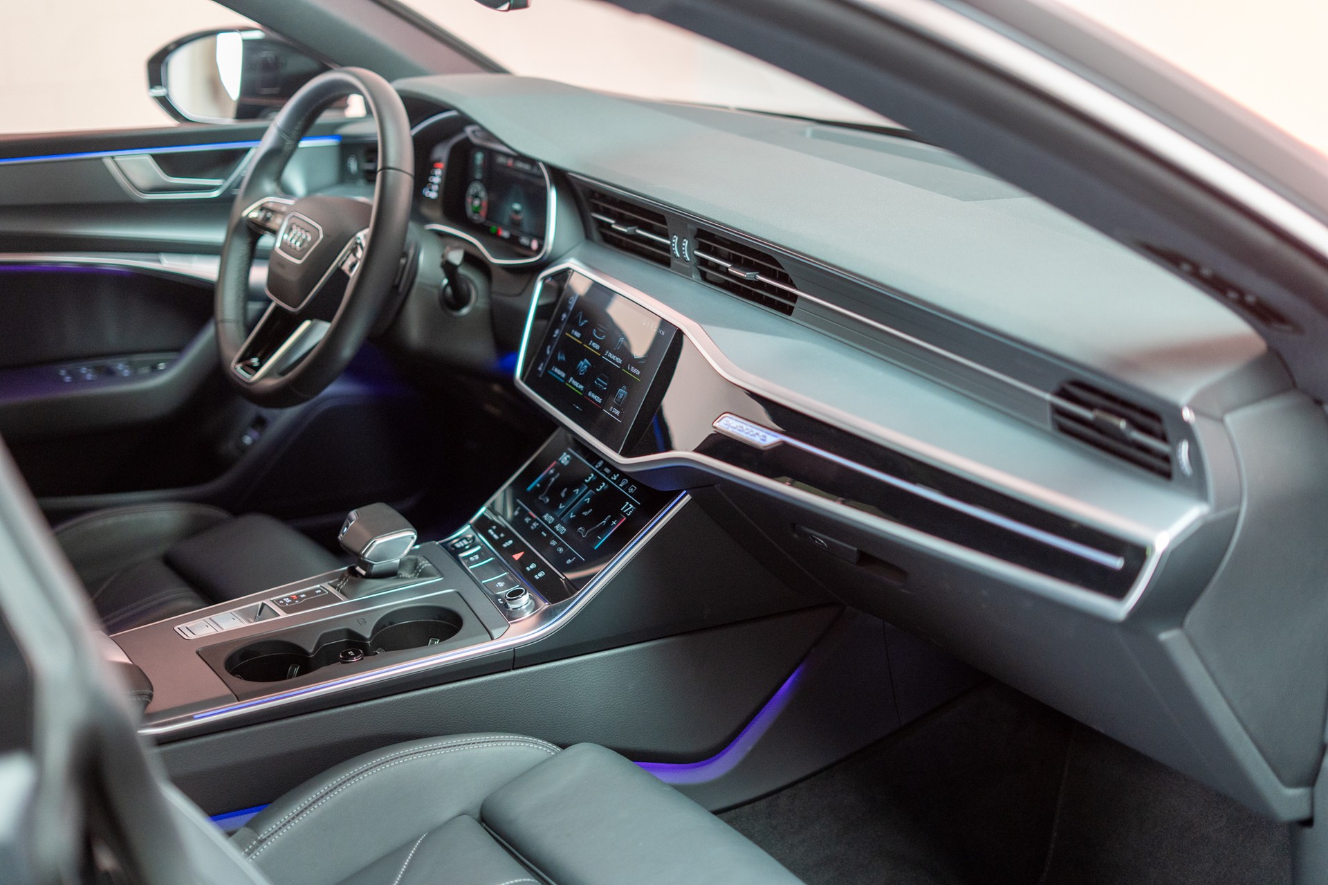 AUDI A7 Sportback 3.0 45 TDI quattro T-Tronic / S-Line / Glasdach / Rückfahrkamera-image-18