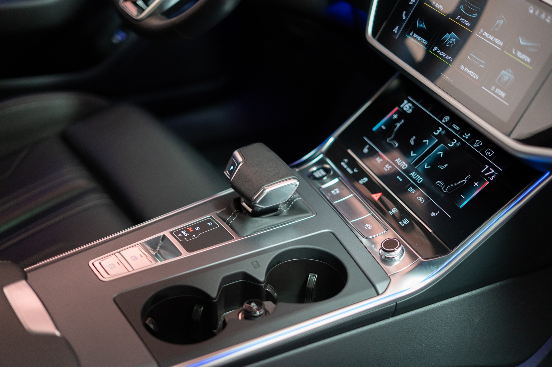 AUDI A7 Sportback 3.0 45 TDI quattro T-Tronic / S-Line / Glasdach / Rückfahrkamera-image-20