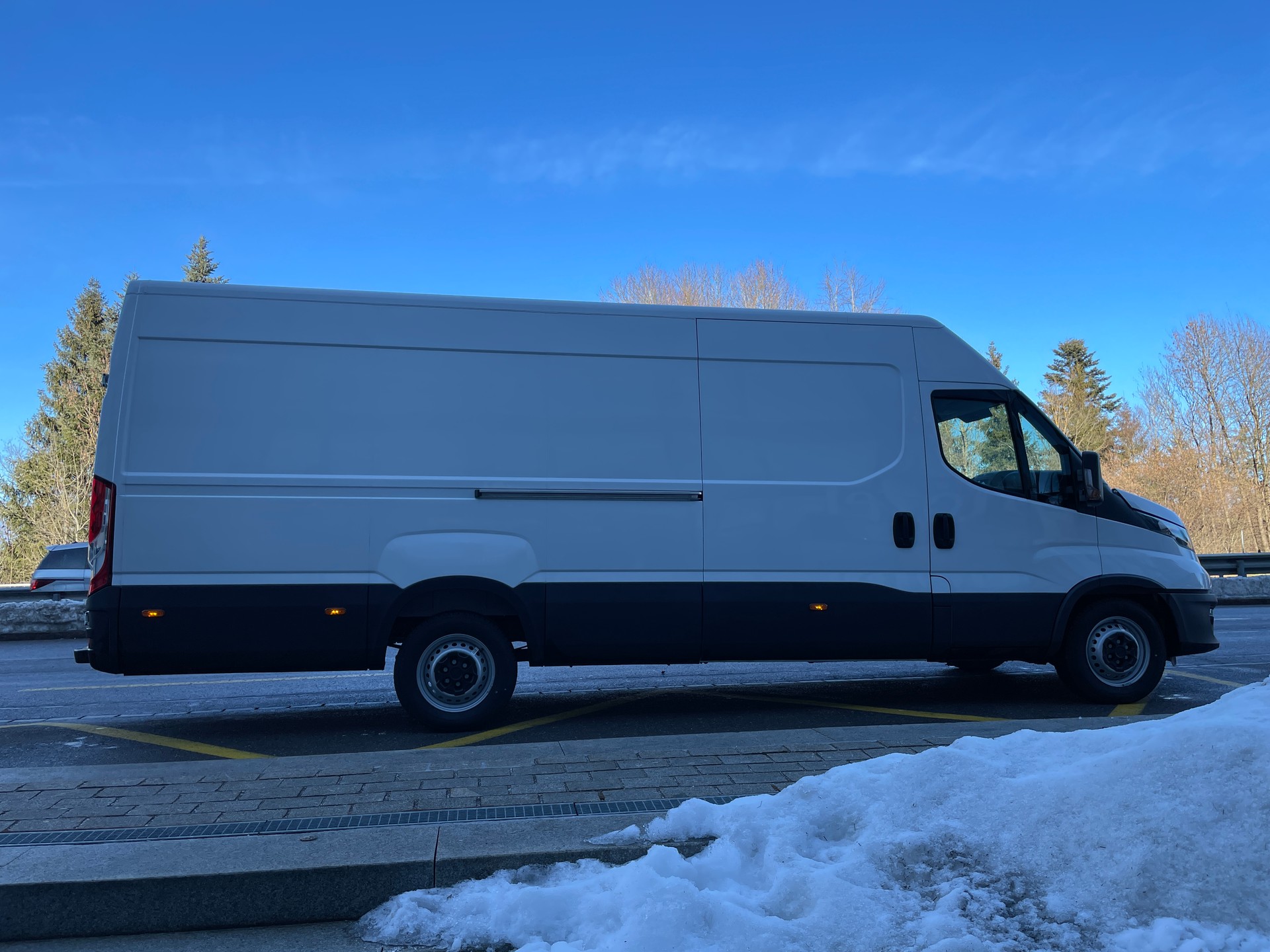 IVECO Daily 35 S 14H A8 V Kastenwagen-showroom-element-3