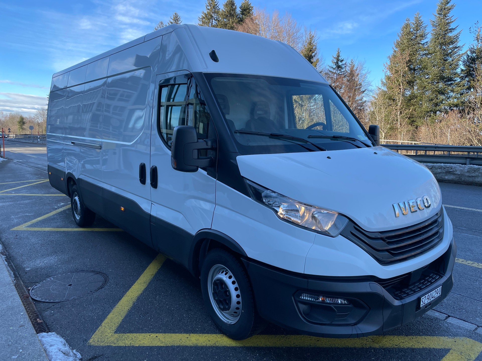 IVECO Daily 35 S 14H A8 V Kastenwagen-showroom-element-2