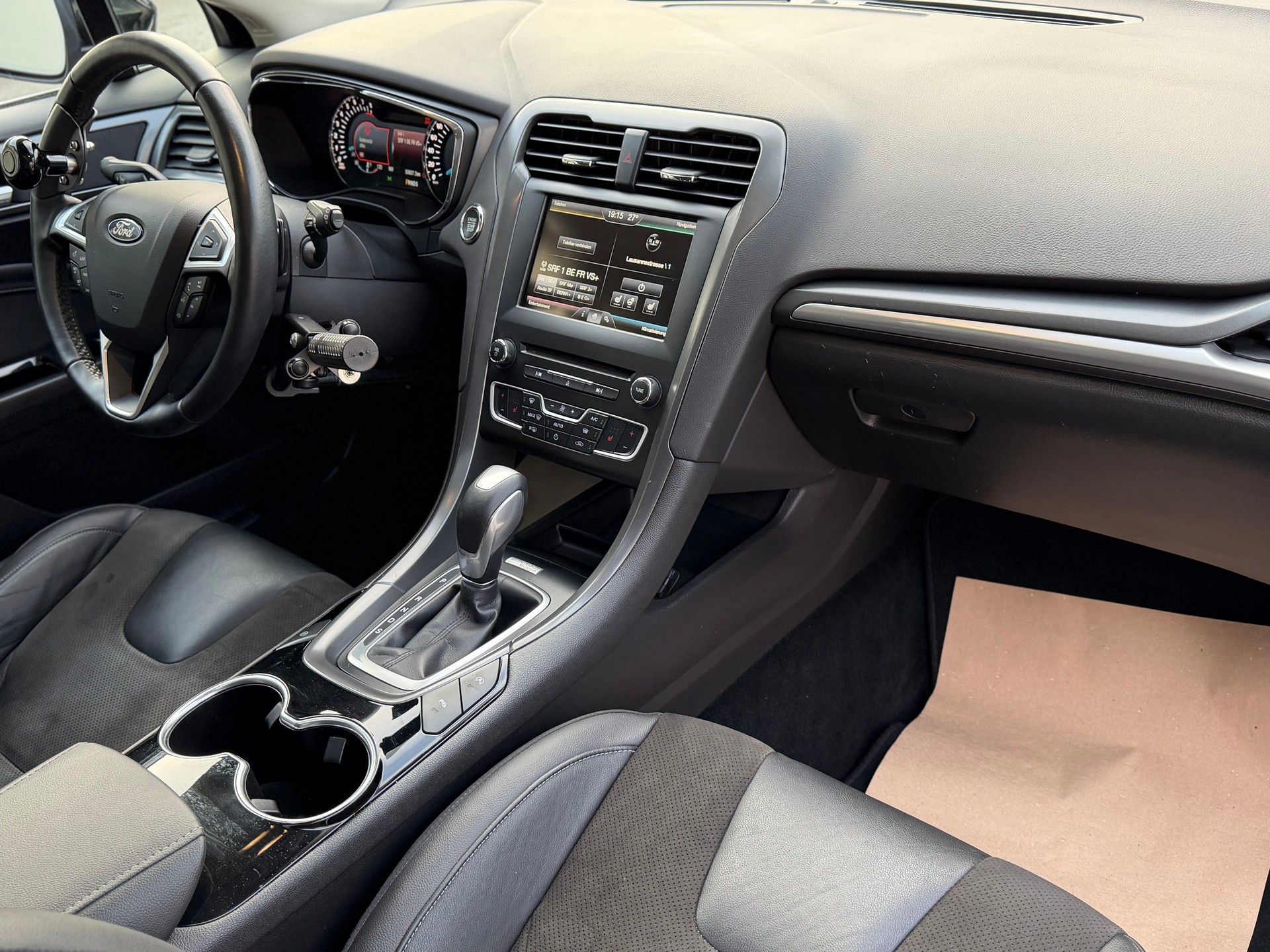 FORD Mondeo 2.0 EcoBoost SCTi Titanium Automatic-image-15