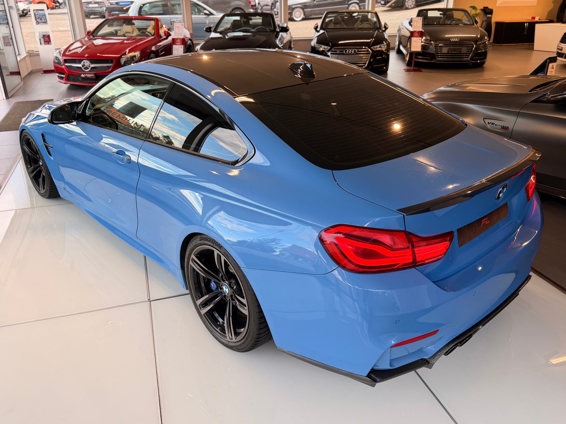 BMW M4 Coupé Handschalter-image-9