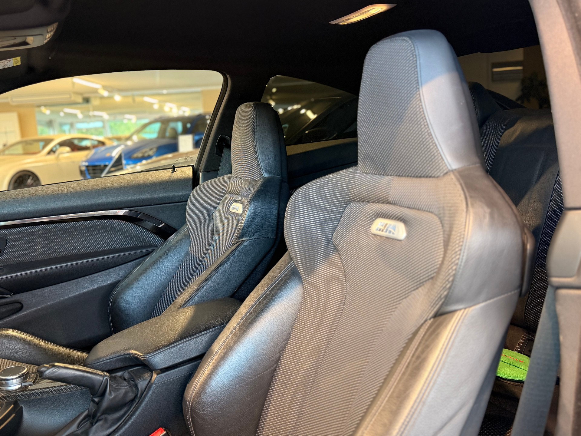 BMW M4 Coupé Handschalter-image-13
