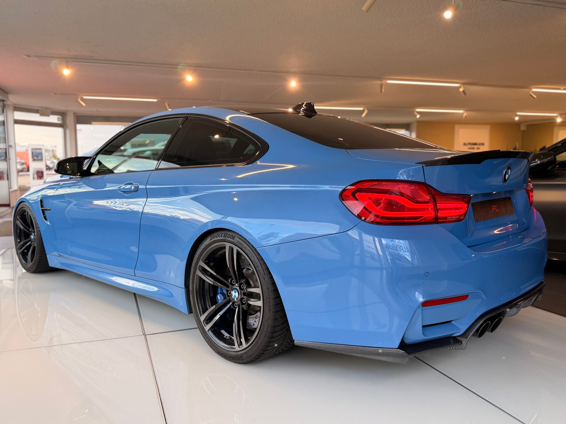BMW M4 Coupé Handschalter-image-8