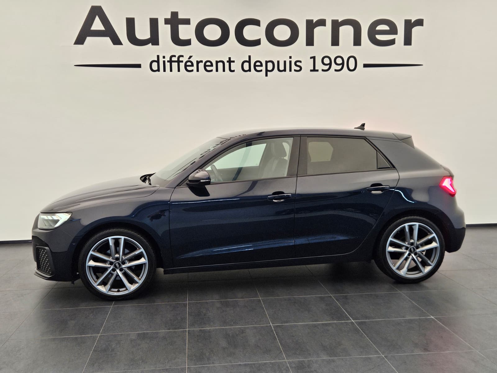 AUDI A1 Sportback 30 TFSI advanced Attraction S-tronic-showroom-element-1
