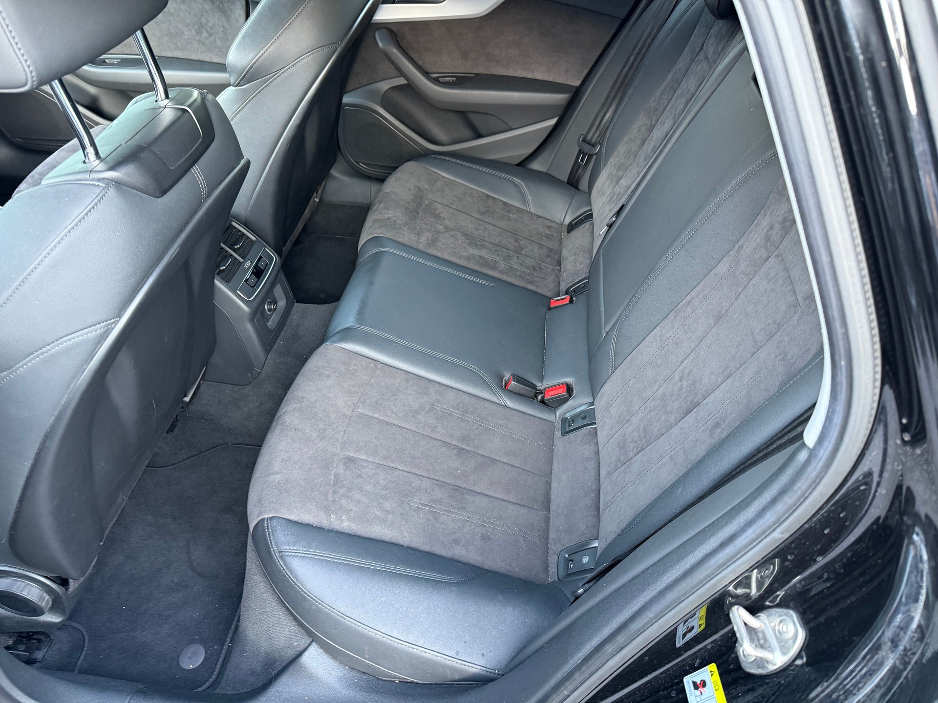 AUDI A4 allroad 2.0 TDI quattro S-tronic-image-10