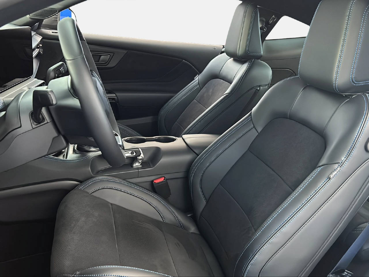 FORD Mustang Coupé 5.0 V8 Dark Horse-image-6