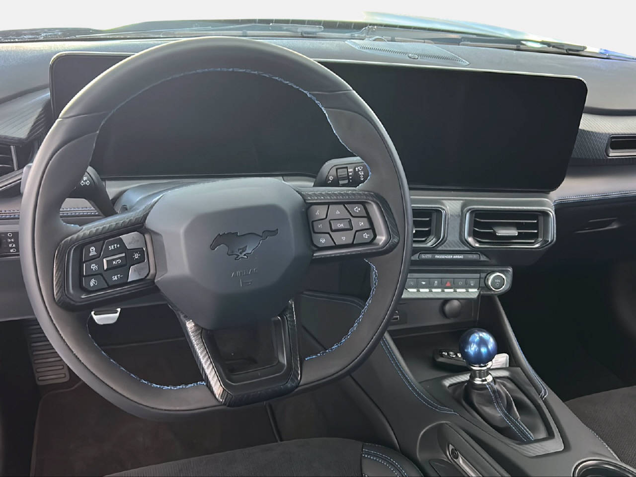 FORD Mustang Coupé 5.0 V8 Dark Horse-showroom-element-3