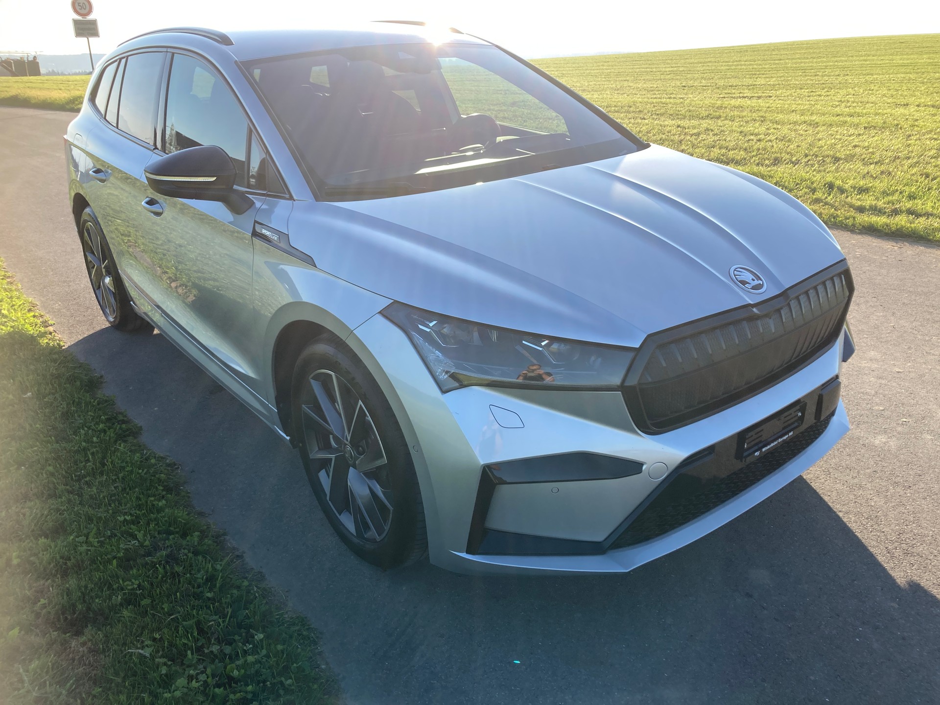 SKODA Enyaq iV 80x SportLine mit Anhängerkupplung-image-1