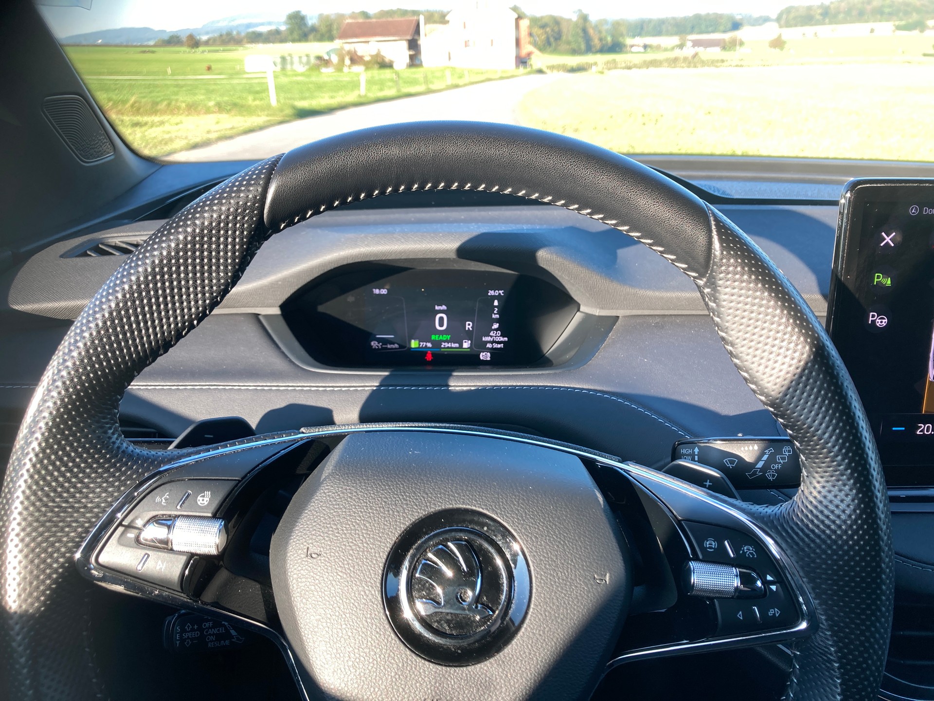 SKODA Enyaq iV 80x SportLine mit Anhängerkupplung-image-14