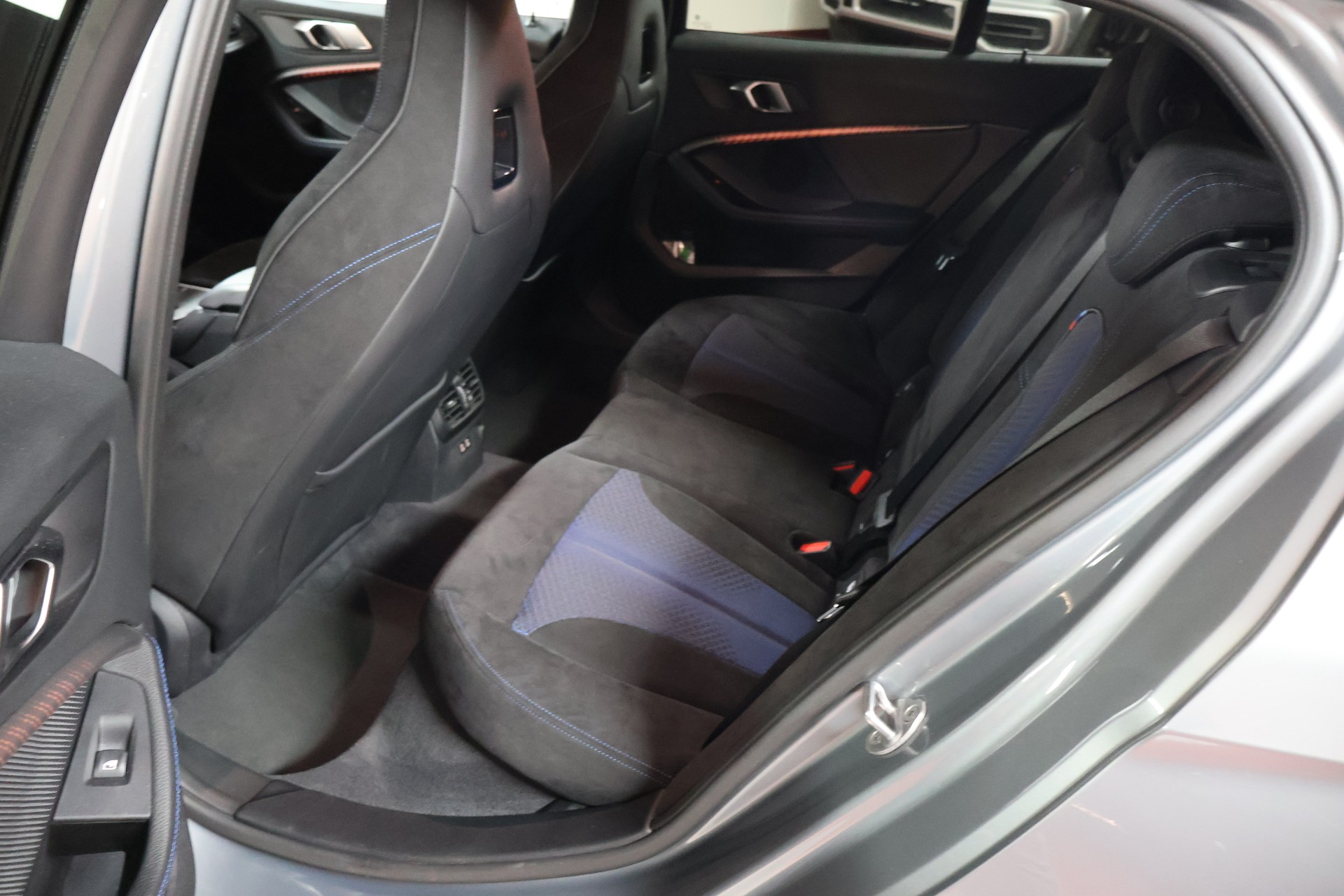 BMW 118i M Sport Steptronic-image-18