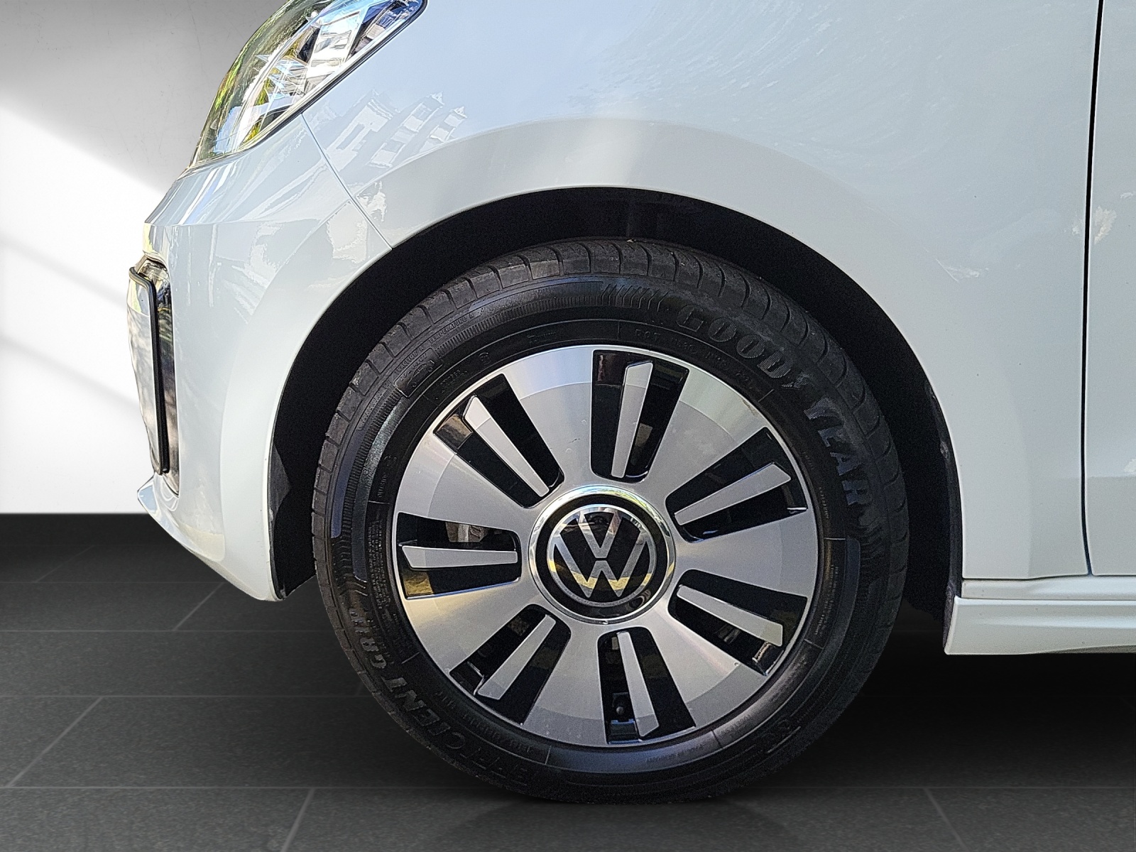 VW e-up Limited-image-18