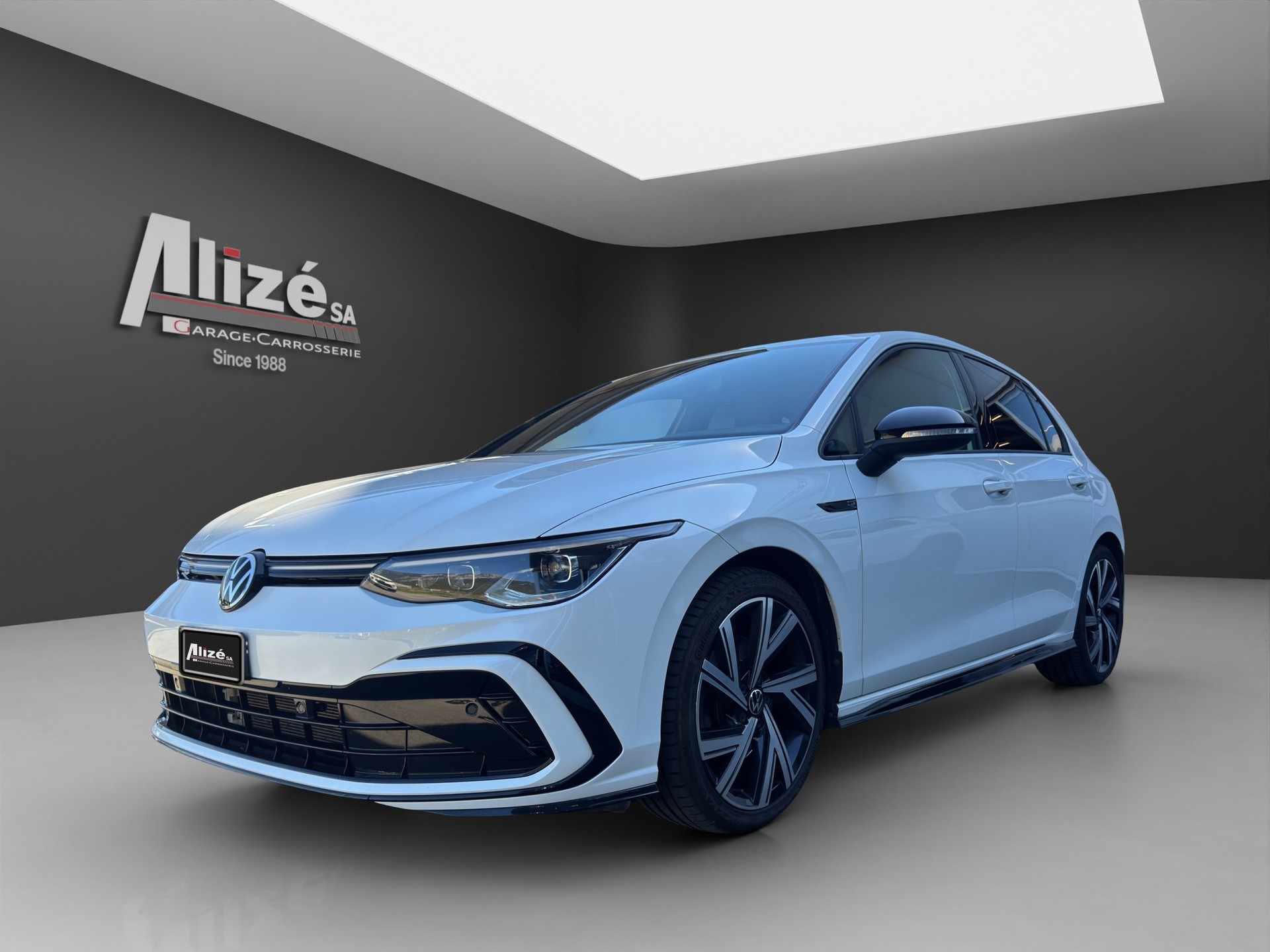 VW Golf 2.0 TSI R-Line DSG 4 Motion-showroom-element-2