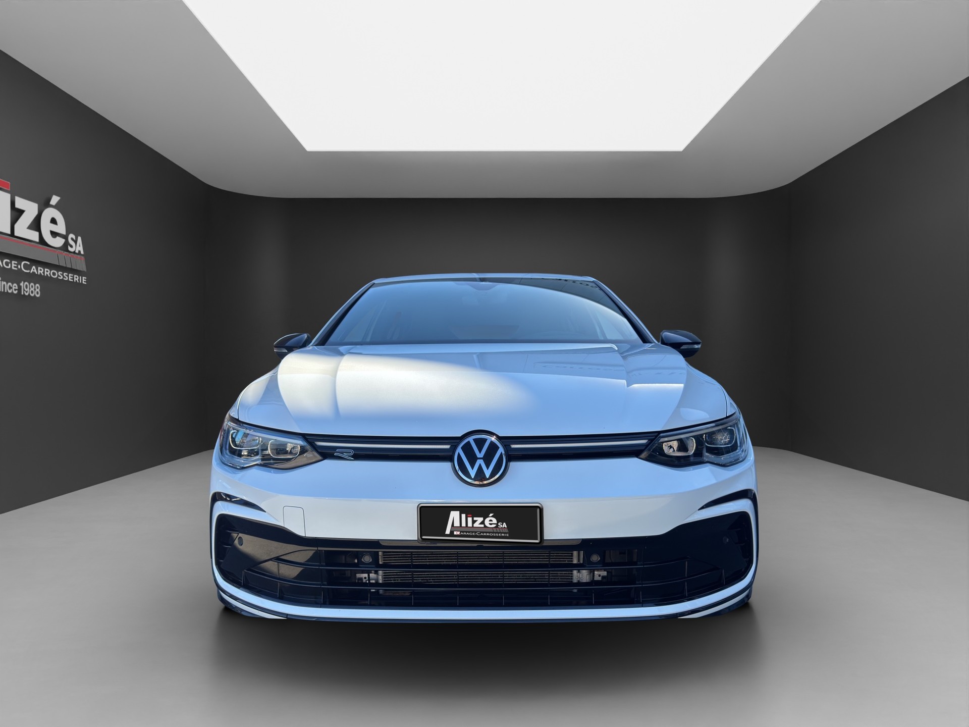 VW Golf 2.0 TSI R-Line DSG 4 Motion-showroom-element-1