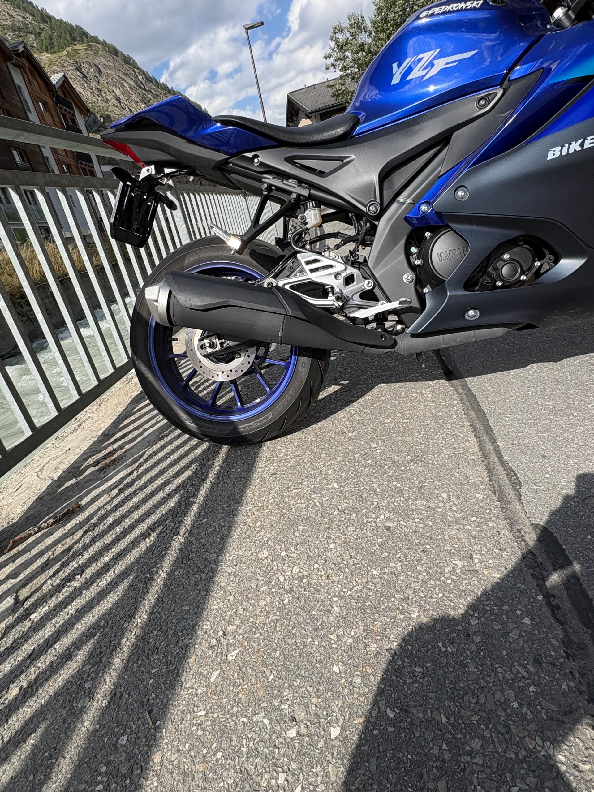 YAMAHA YZF-R 125 ABS-image-10