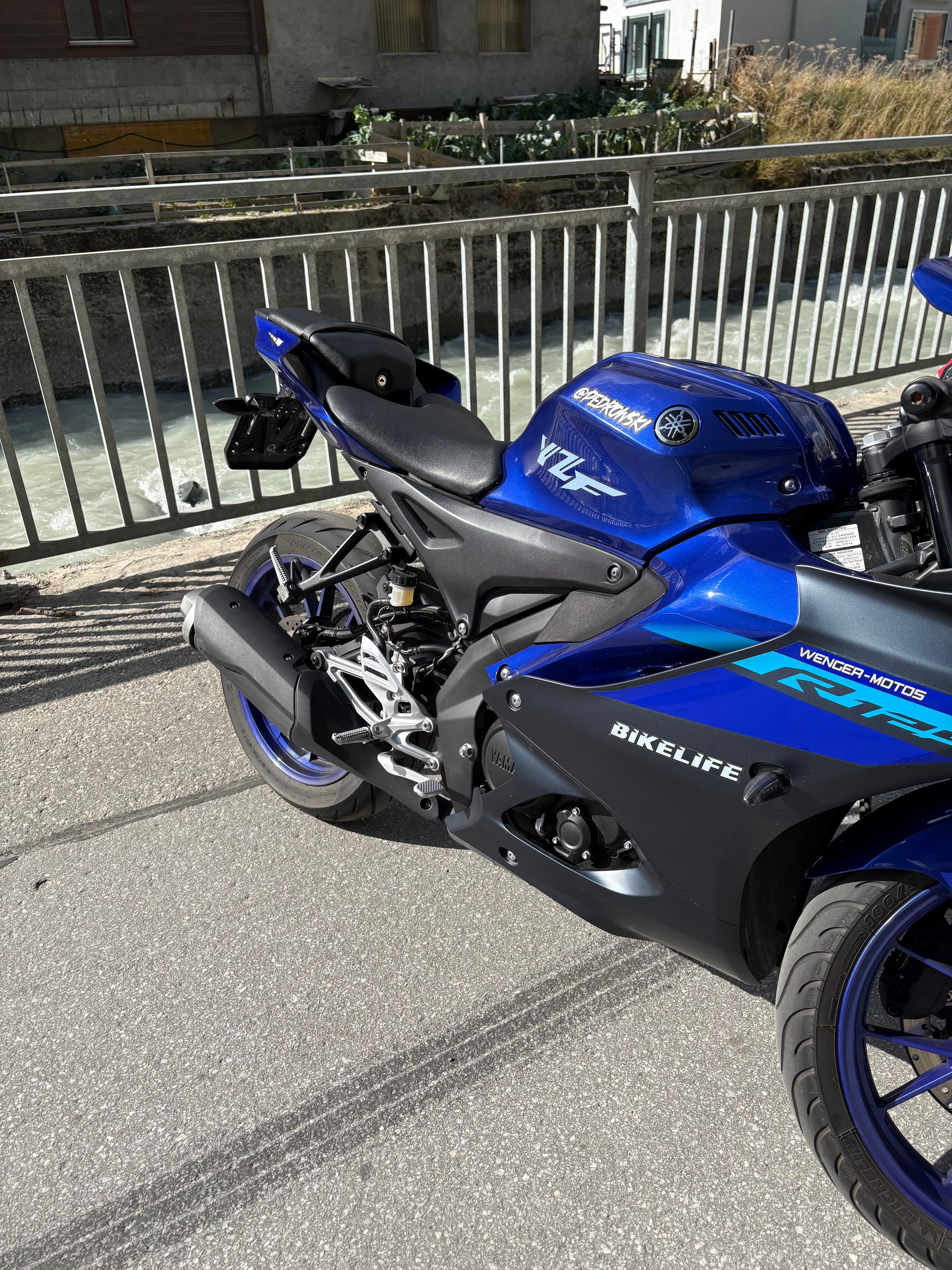 YAMAHA YZF-R 125 ABS-image-9