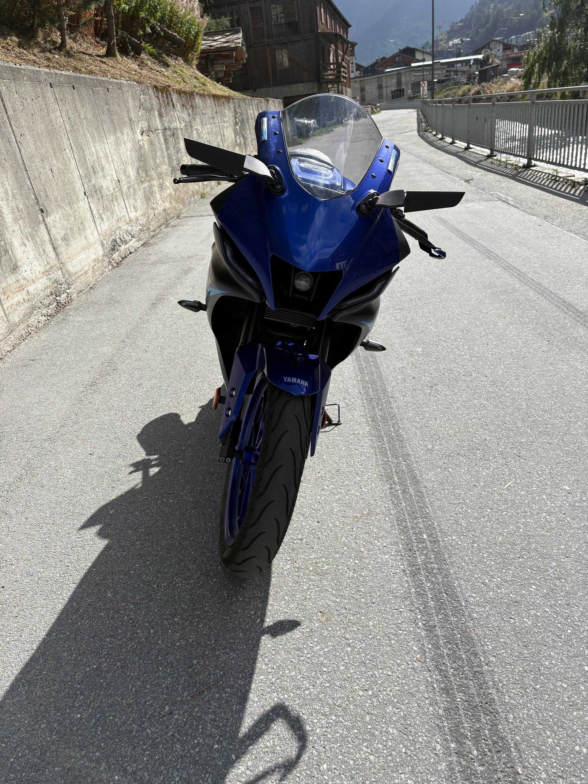 YAMAHA YZF-R 125 ABS-image-1