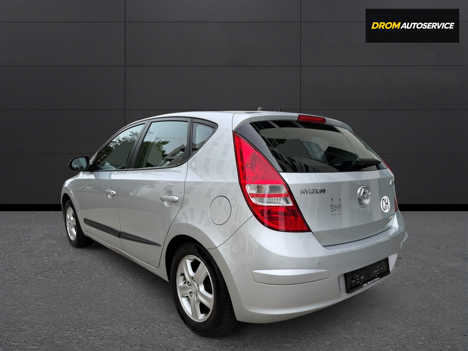 HYUNDAI i30 1.6 Swiss Plus Edition-showroom-element-3
