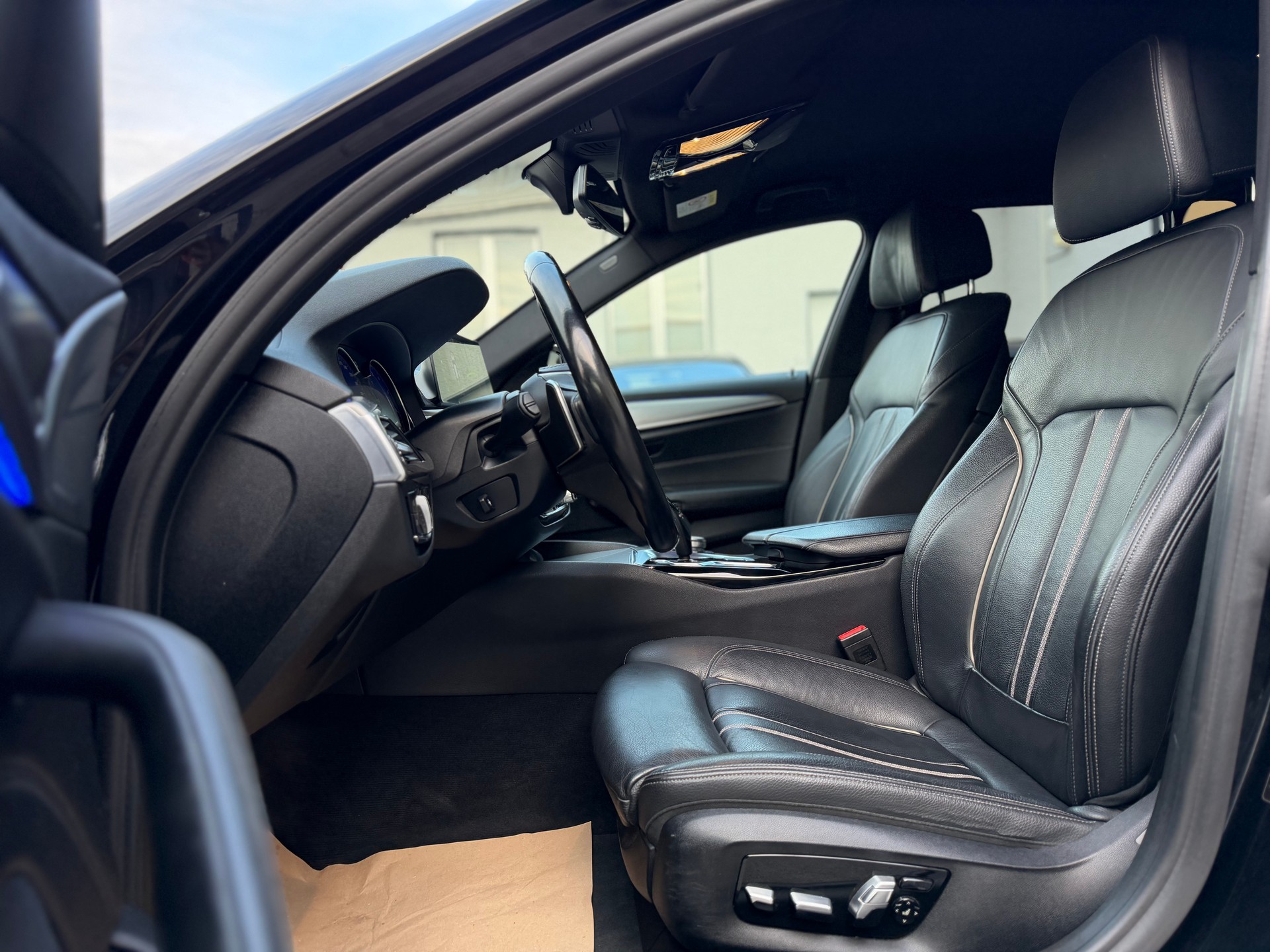 BMW 520d xDrive Touring Sport Line Steptronic-image-7
