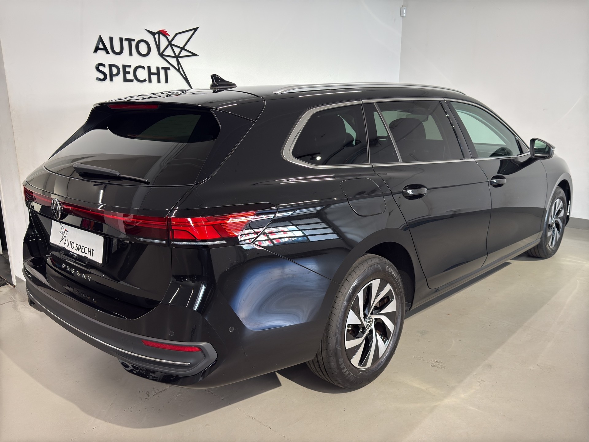 VW Passat Variant 2.0 TDI evo Business DSG-image-4