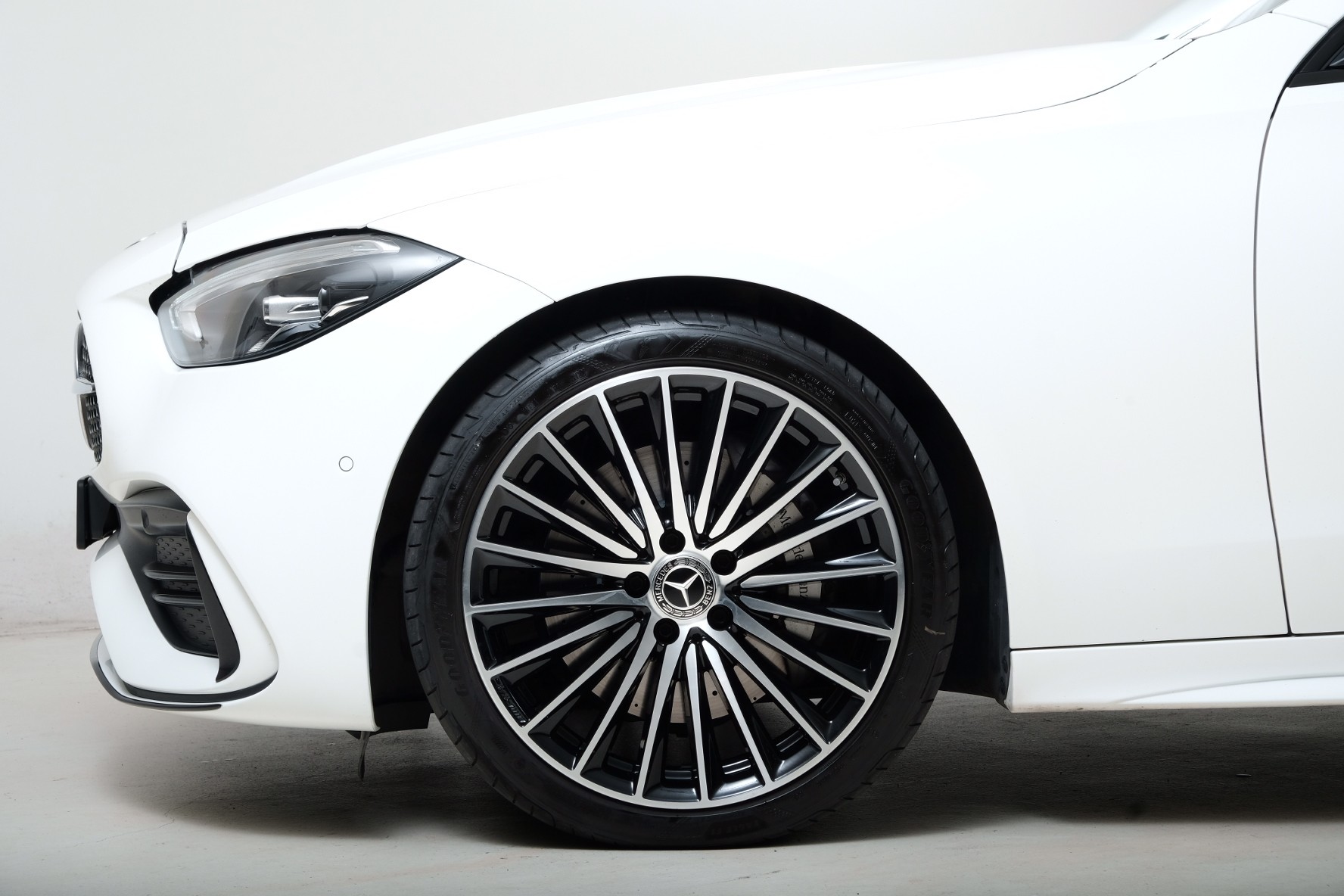 MERCEDES-BENZ C 220 d Swiss Star AMG Line 4matic T-Modell S206-showroom-element-2