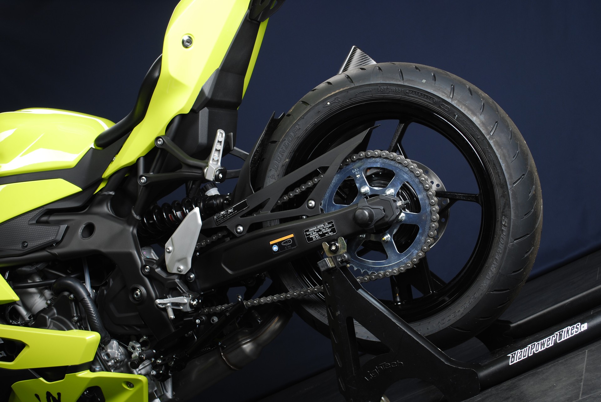 KAWASAKI Ninja ZX-4RR MY27-image-12