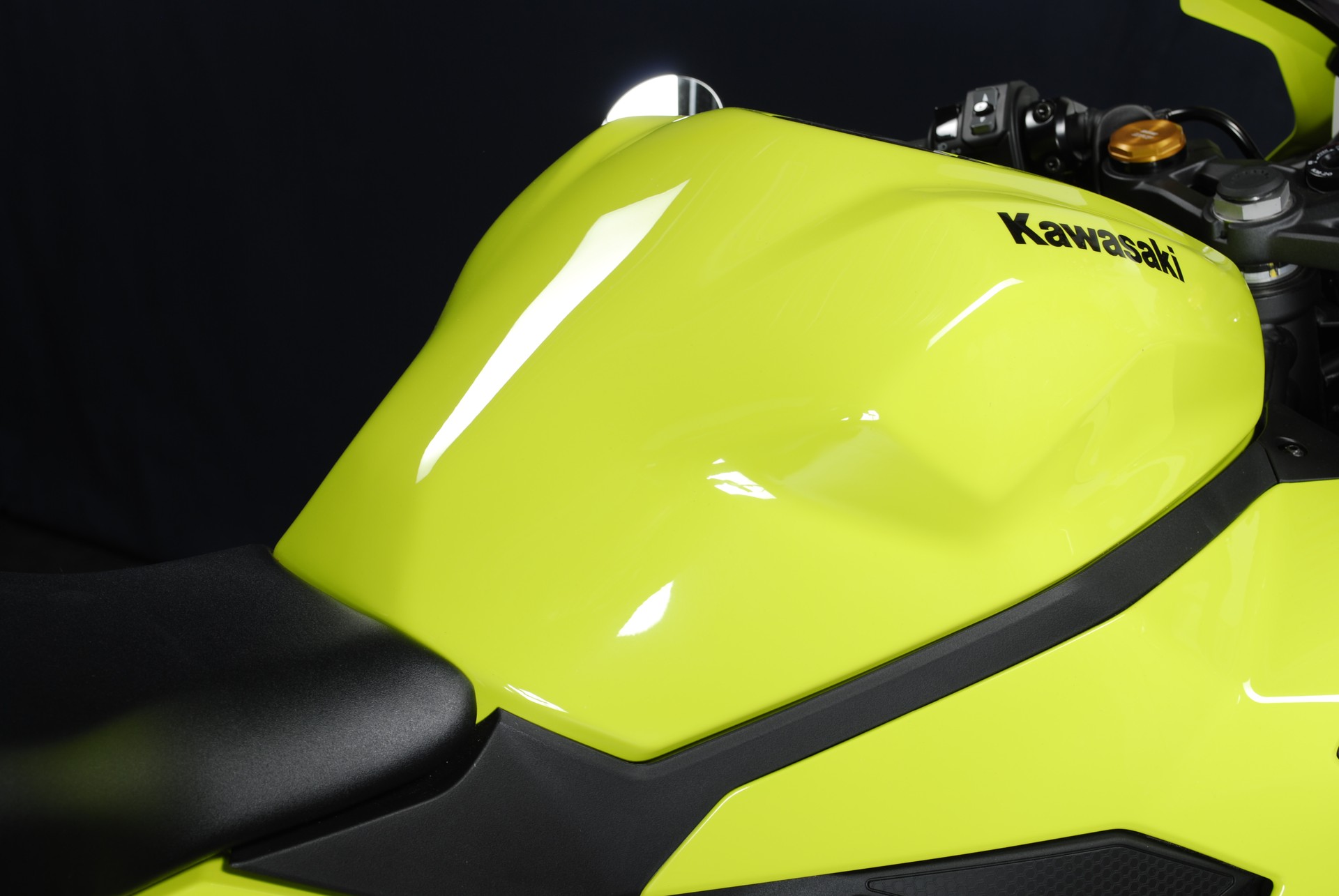 KAWASAKI Ninja ZX-4RR MY27-image-2
