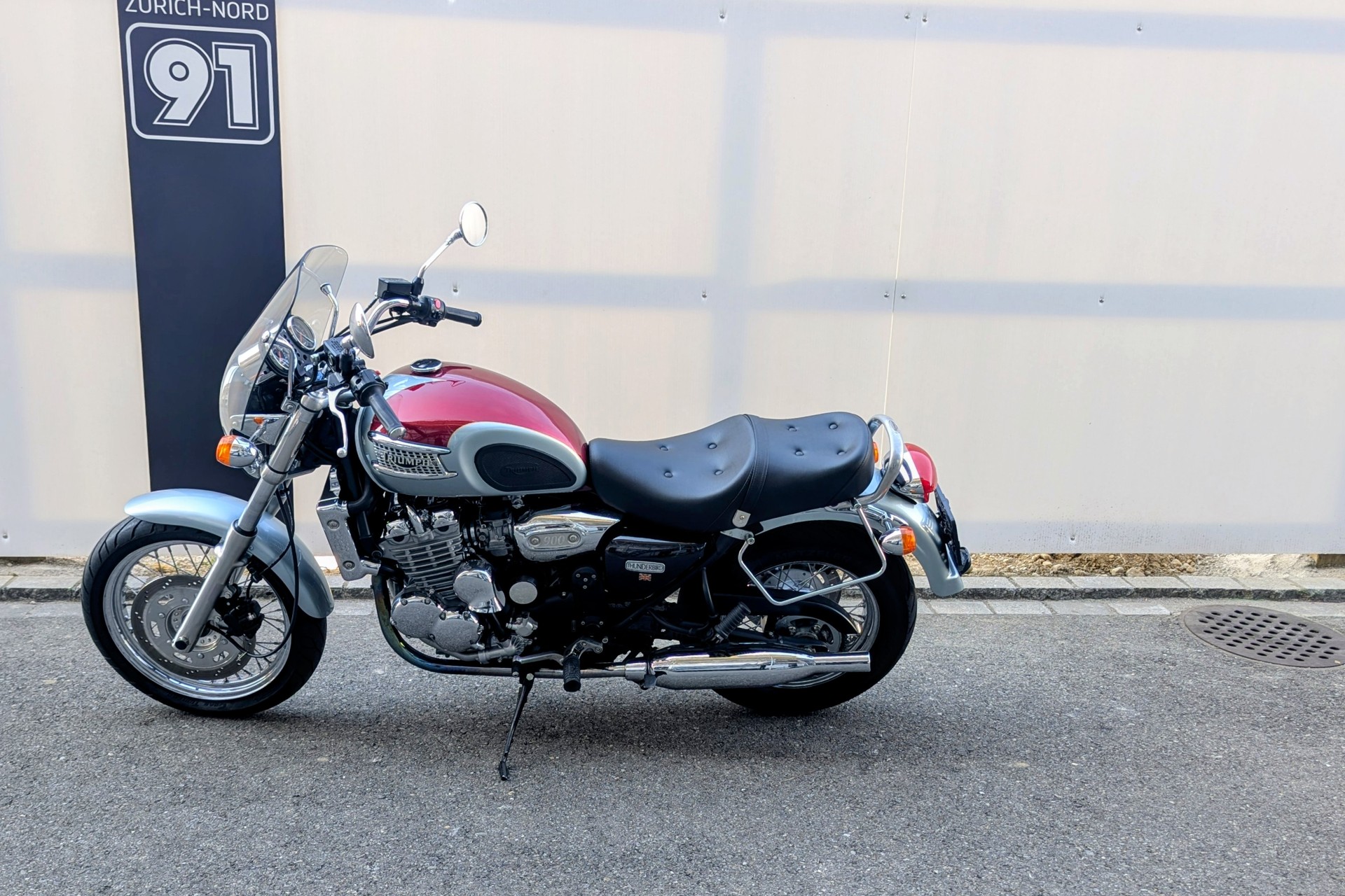 TRIUMPH Thunderbird 900-image-3