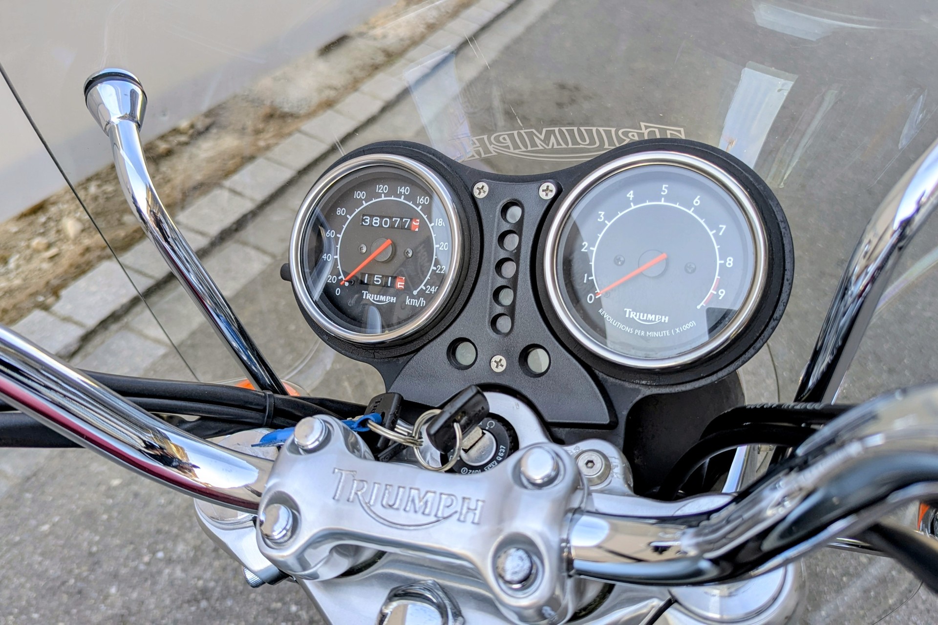 TRIUMPH Thunderbird 900-image-7