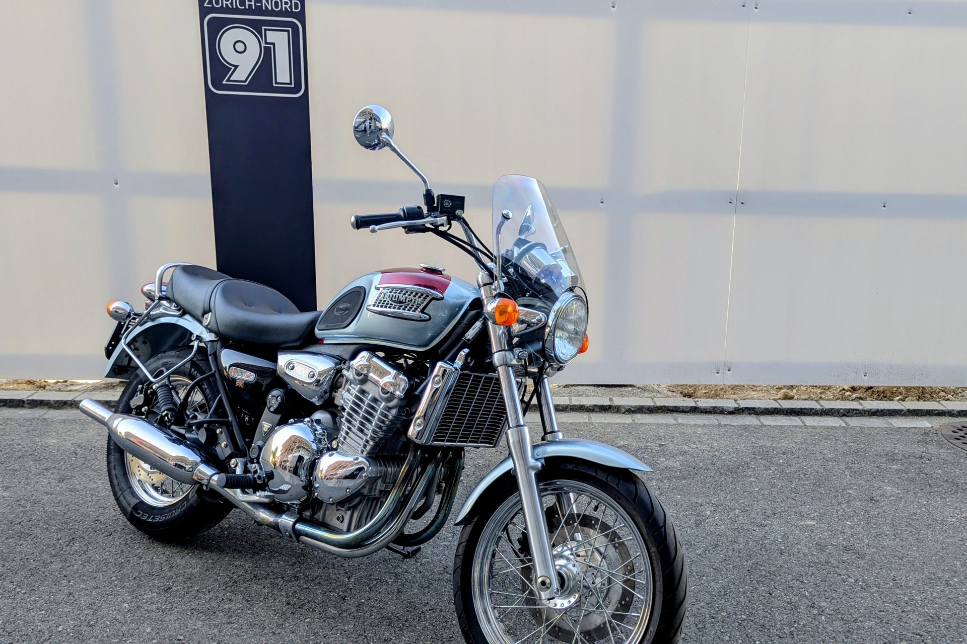 TRIUMPH Thunderbird 900-image-1
