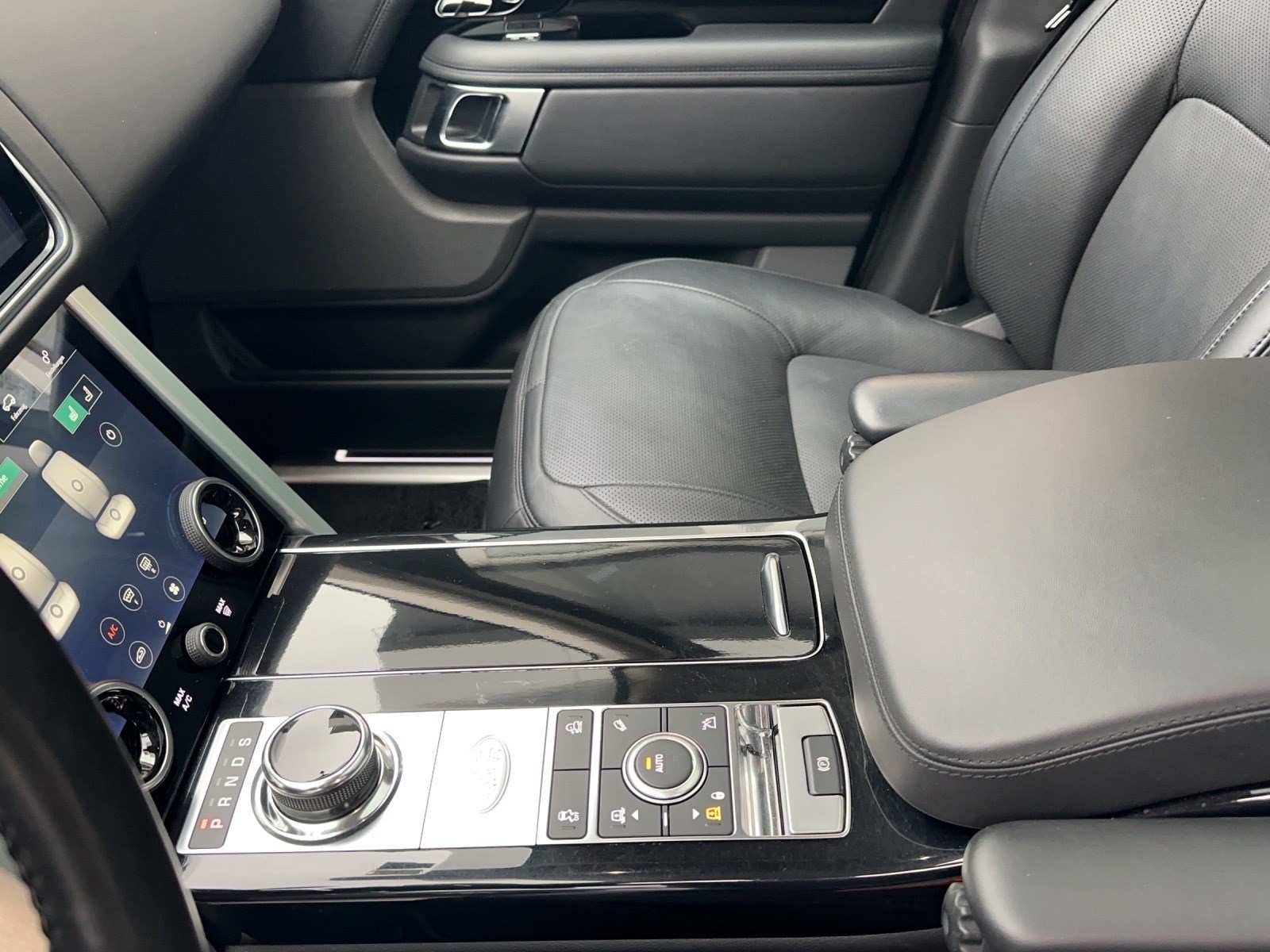LAND ROVER Range Rover 4.4 SDV8 Autobiography Automatic-image-14