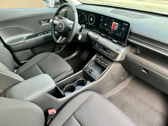 HYUNDAI Kona EV 65.4 kWh Origo-image-10