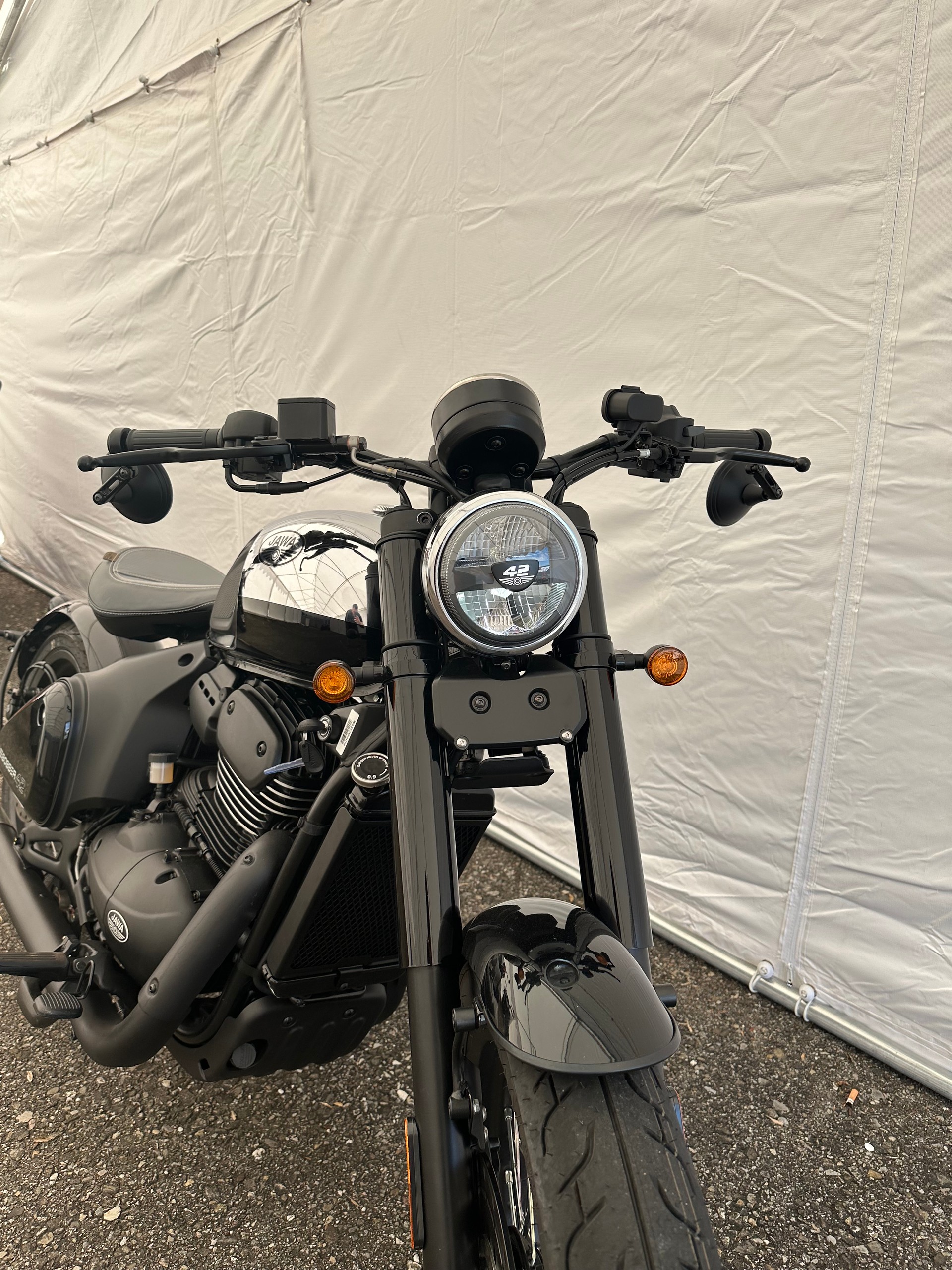 JAWA Bobber 42-showroom-element-3