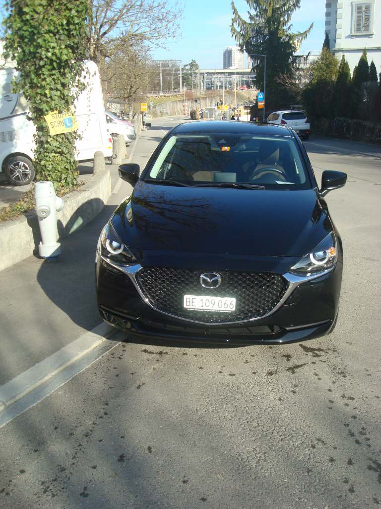 MAZDA 2 1.5 90 Kizoku-showroom-element-1