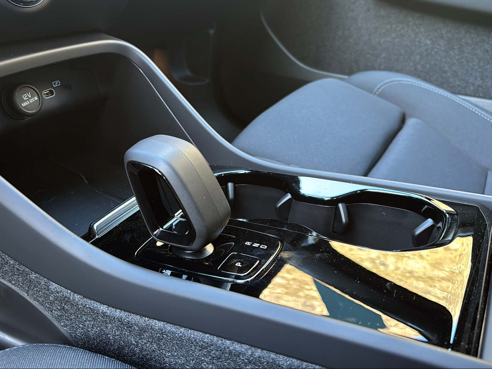 VOLVO C40 Recharge E80 82kWh Pure Electric Plus-image-10