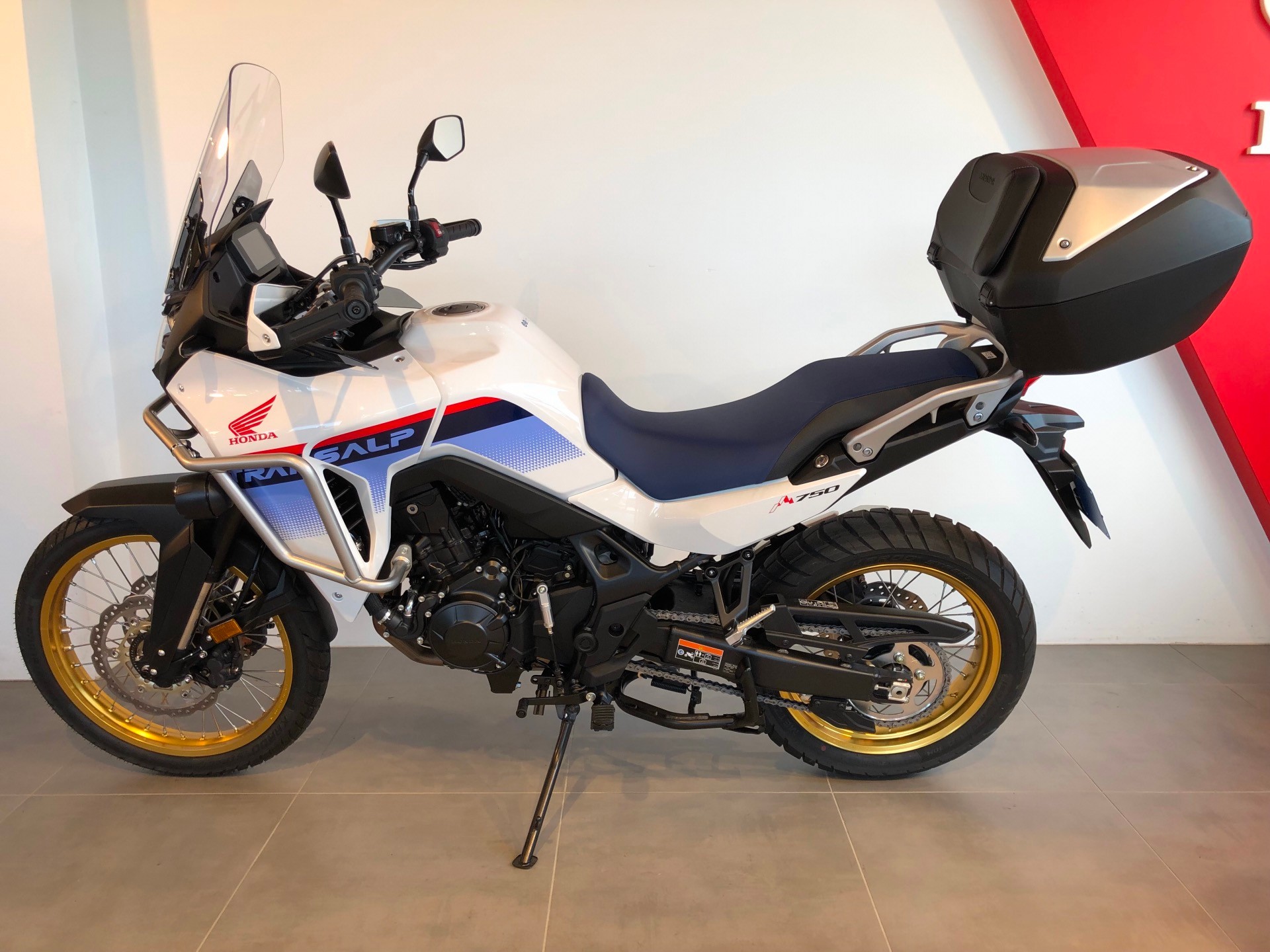 HONDA XL 750 Transalp-image-9