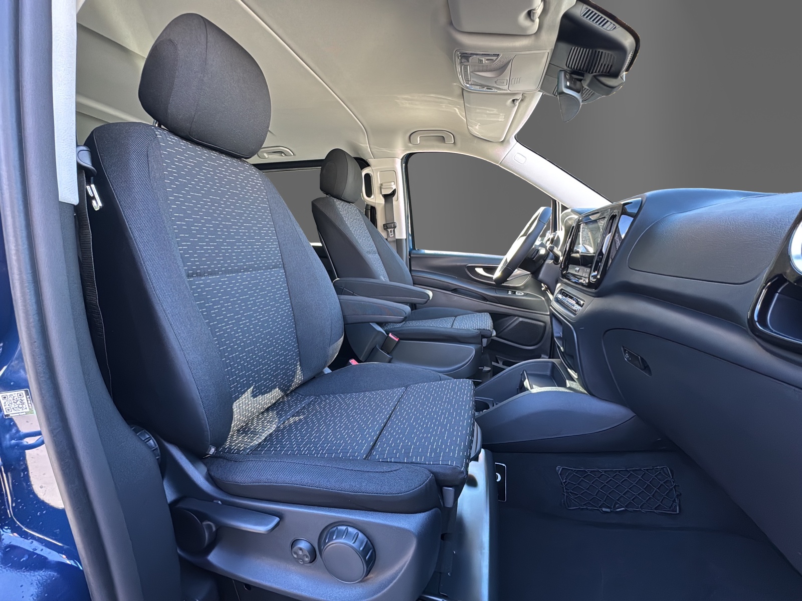 MERCEDES-BENZ Vito 116 CDI Lang Tourer 9G-Tronic 4M Select-image-17