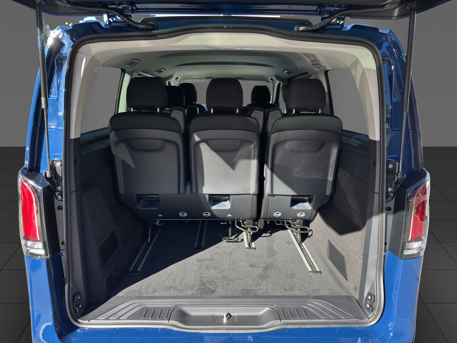 MERCEDES-BENZ Vito 116 CDI Lang Tourer 9G-Tronic 4M Select-image-19